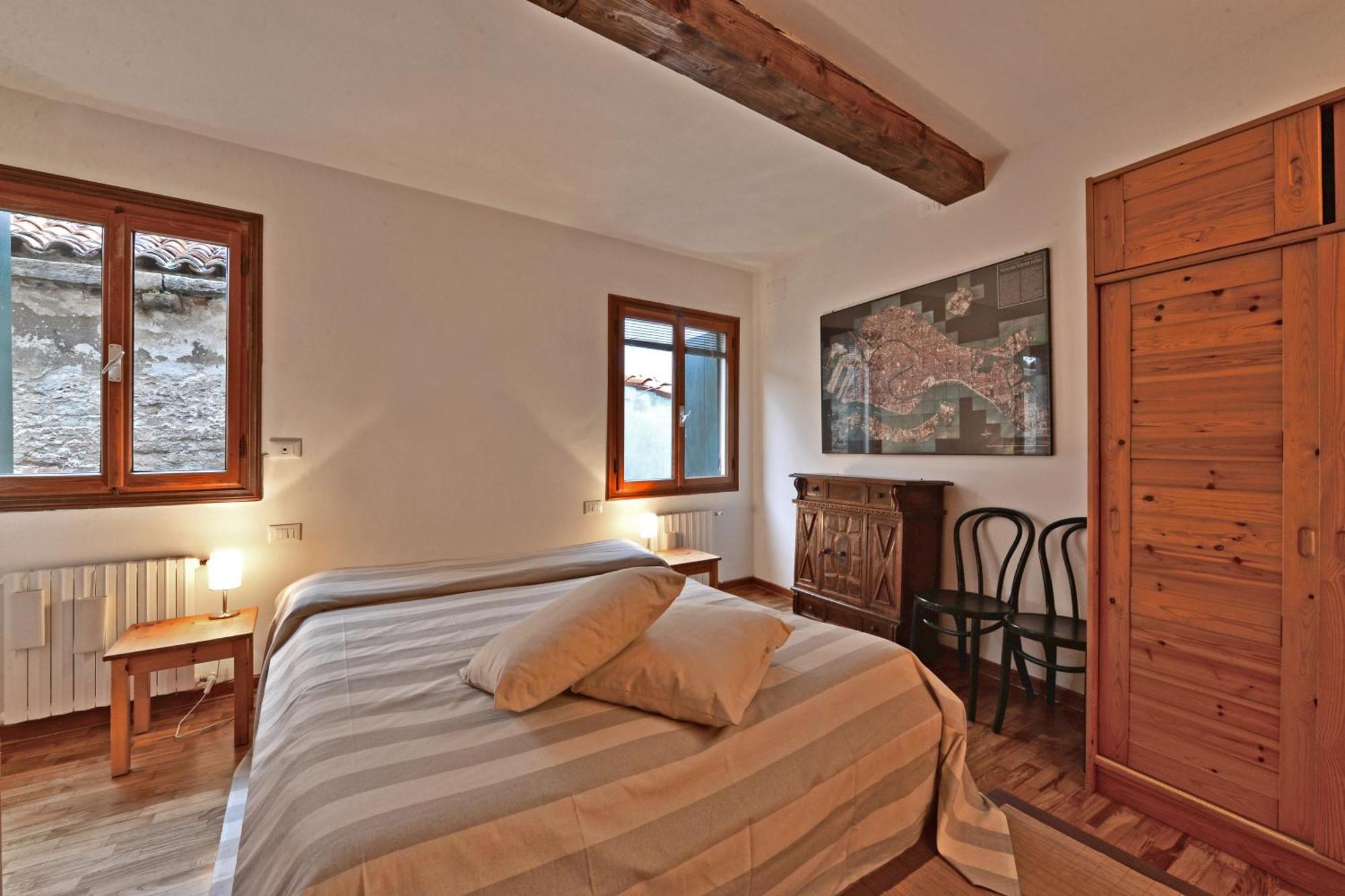Apartment Homes & Holidays *
