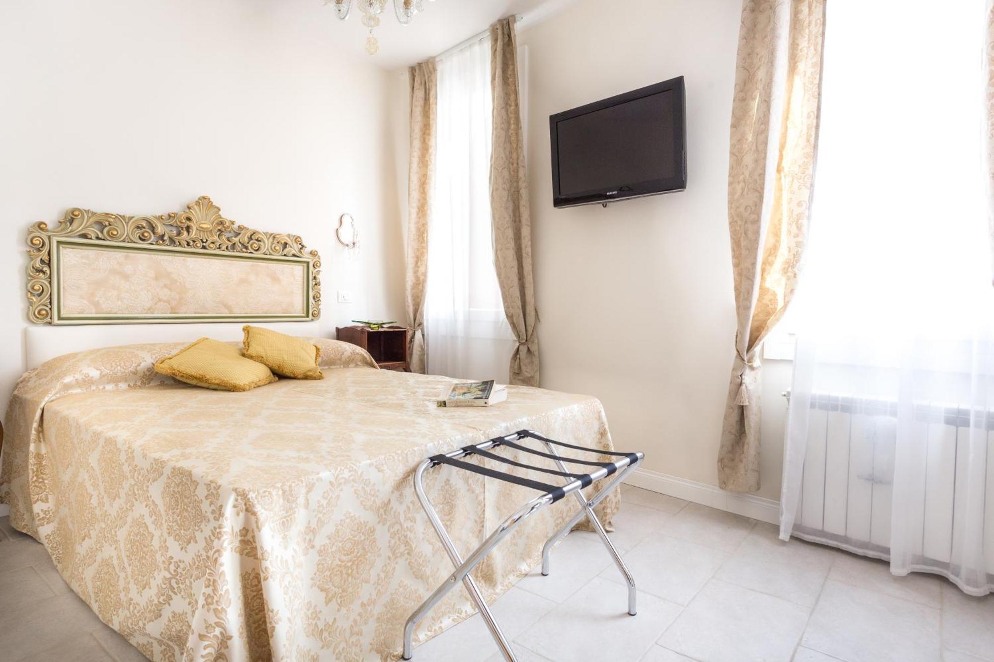 Michelle In Charming Apartamento