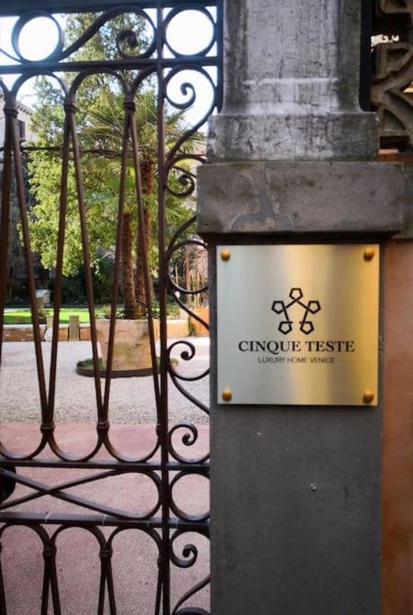 Cinqueteste Luxury 2* Venice