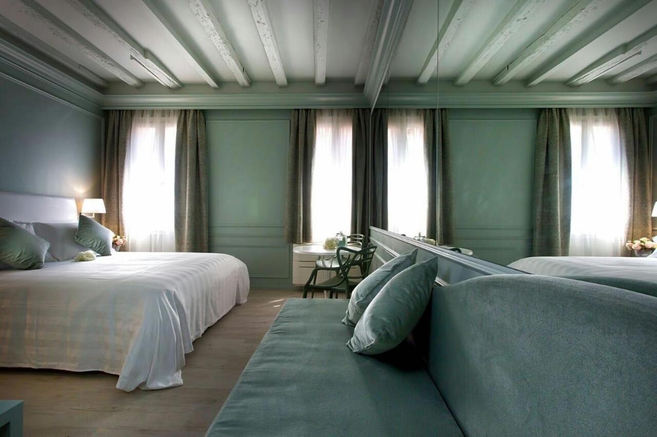 Aquamare, Boutique