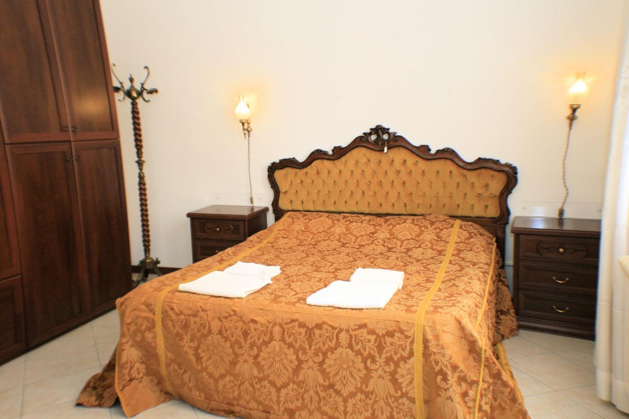 Queen House Apartment