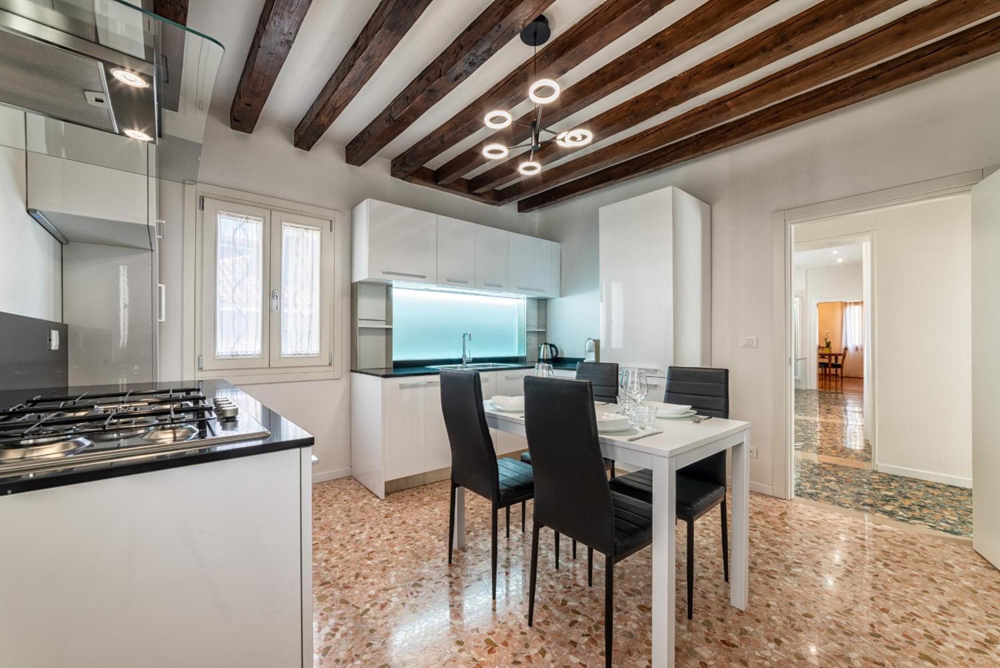 Casanova Fenice - Canal View Apartment