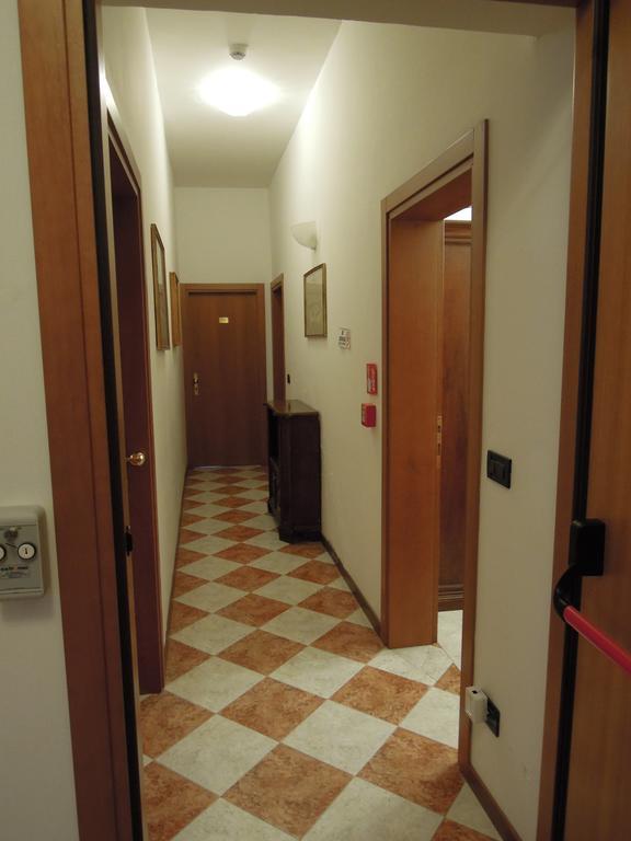 Iris Hotel