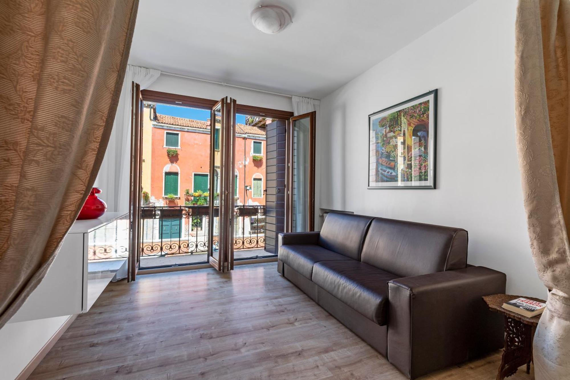 Ca' Dei Carmini Apartment