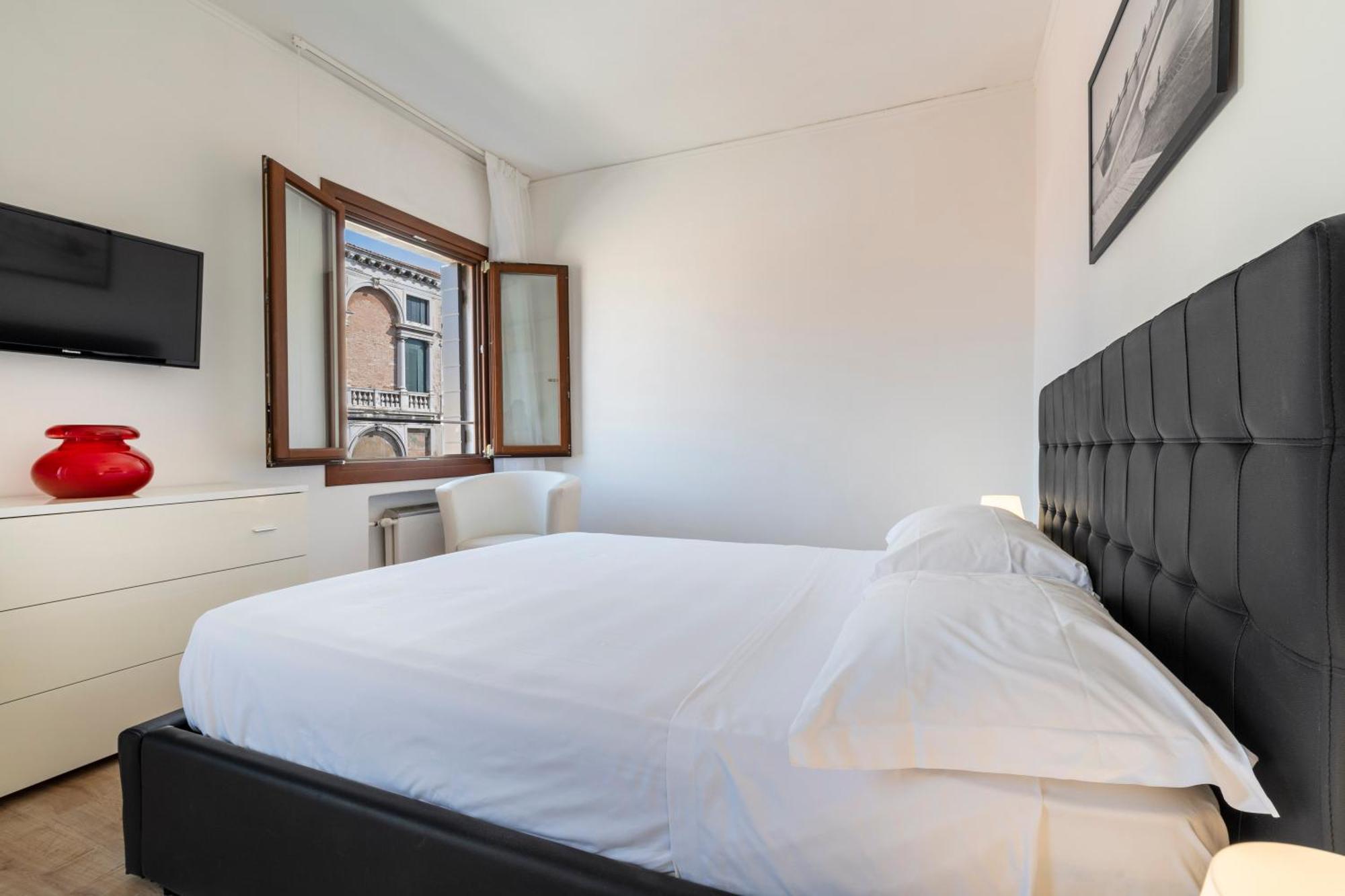 Ca' Dei Carmini Apartment