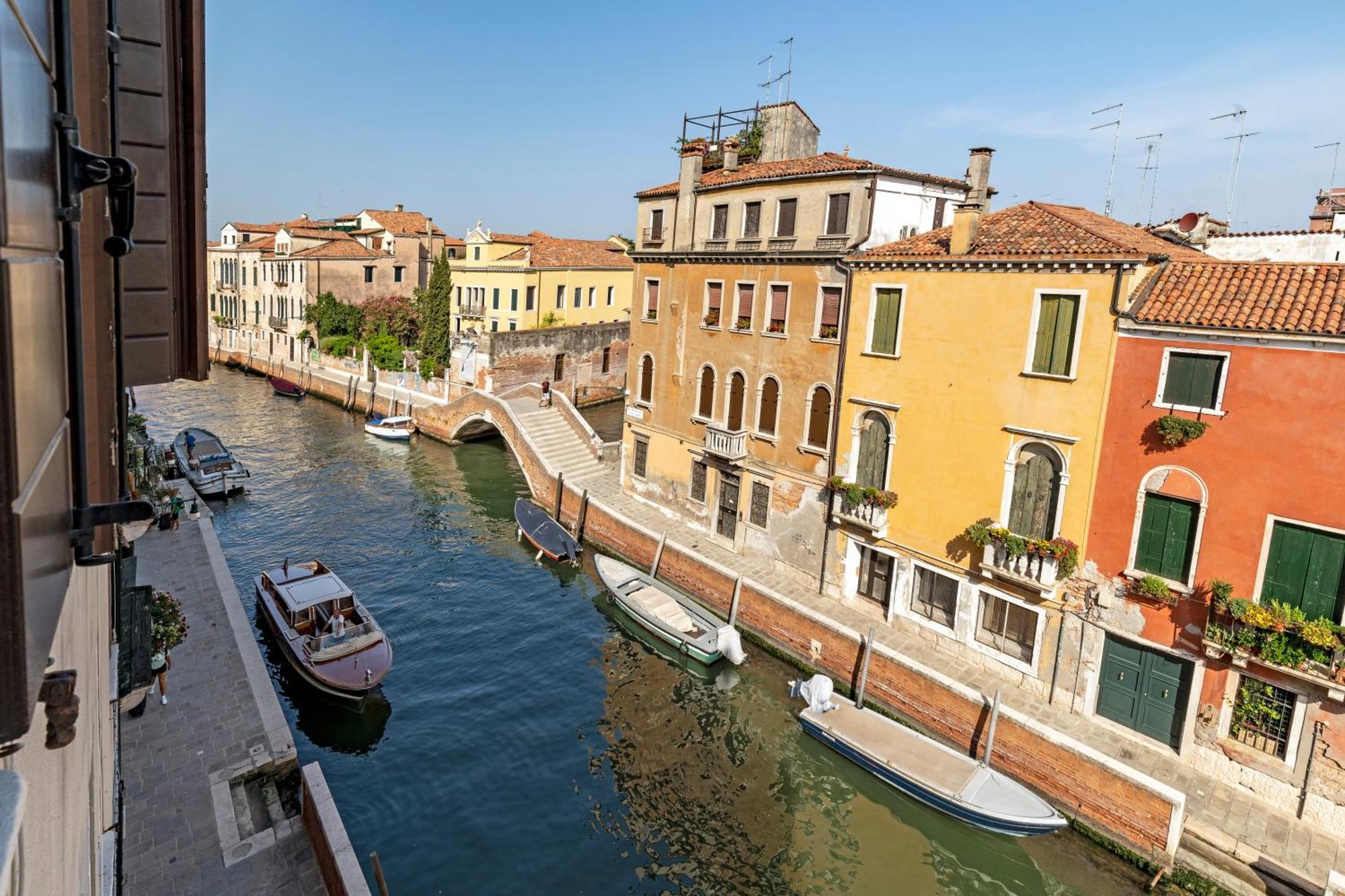 Ca' Dei Carmini Apartment *
