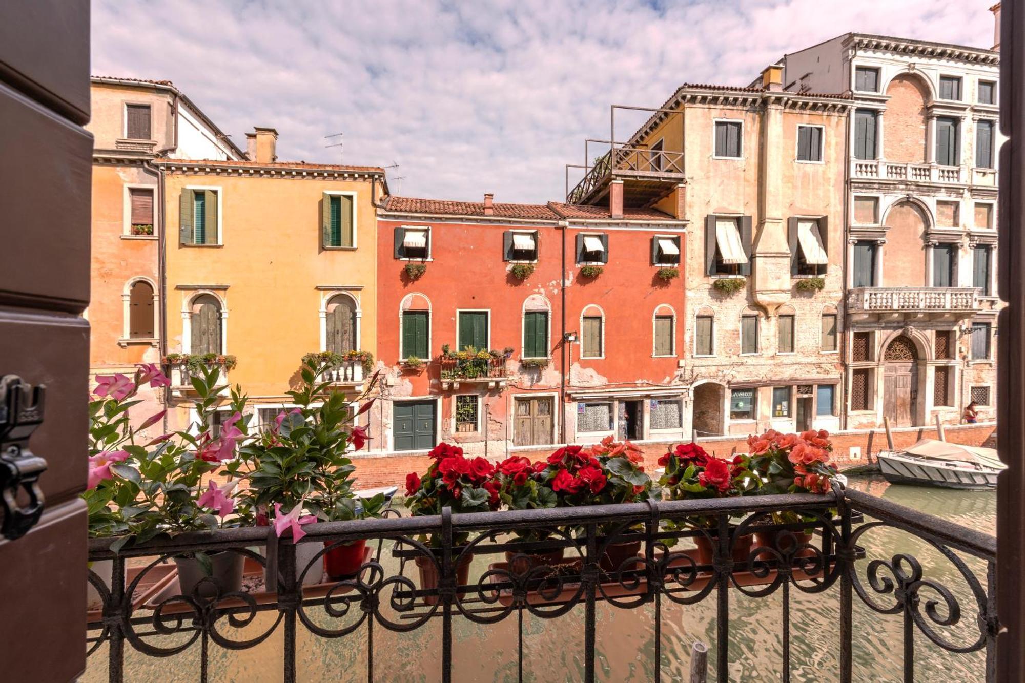 Ca' Dei Carmini Apartment