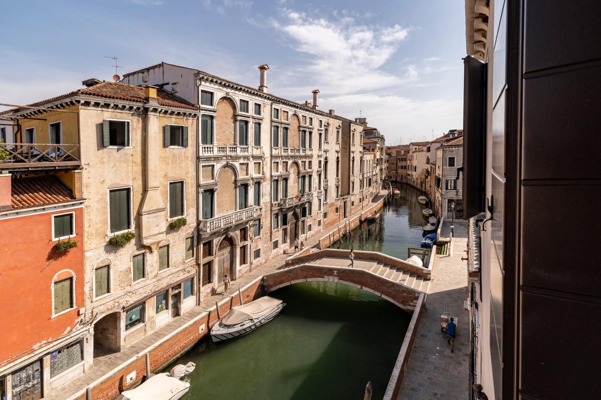 Ca' Dei Carmini Apartment *