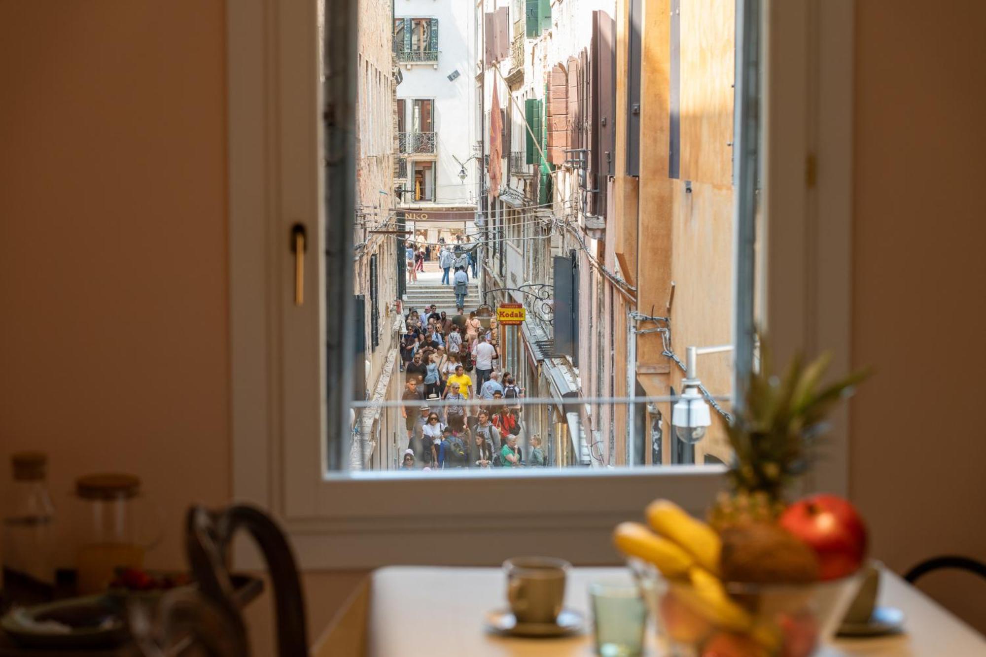 Ve.n.i.ce. Cera Ai Leoncini * Venice