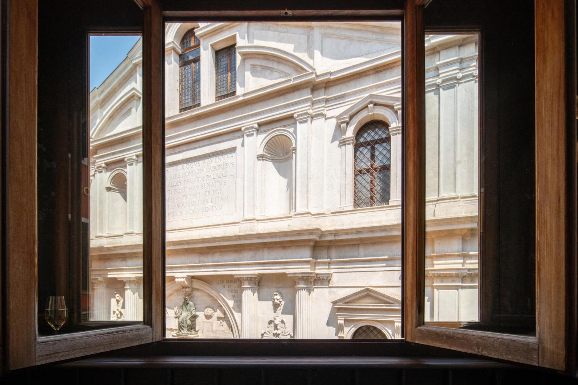 Ve.n.i.ce. Cera Ai Leoncini Venice