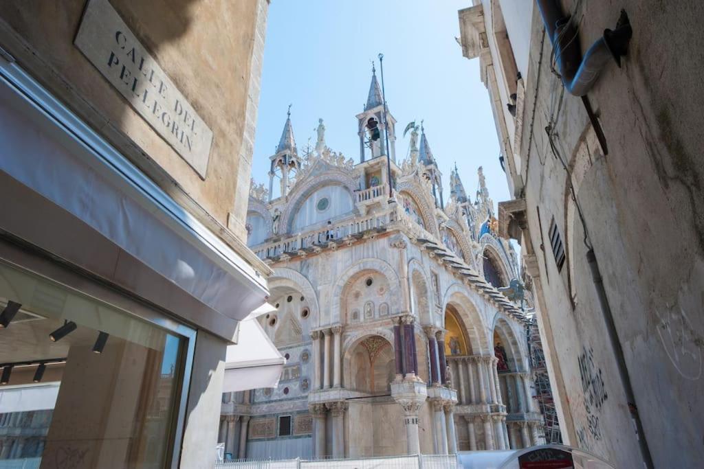 Ca' San Marco, Literally 20 Meters From San Marco Square! Apartment
