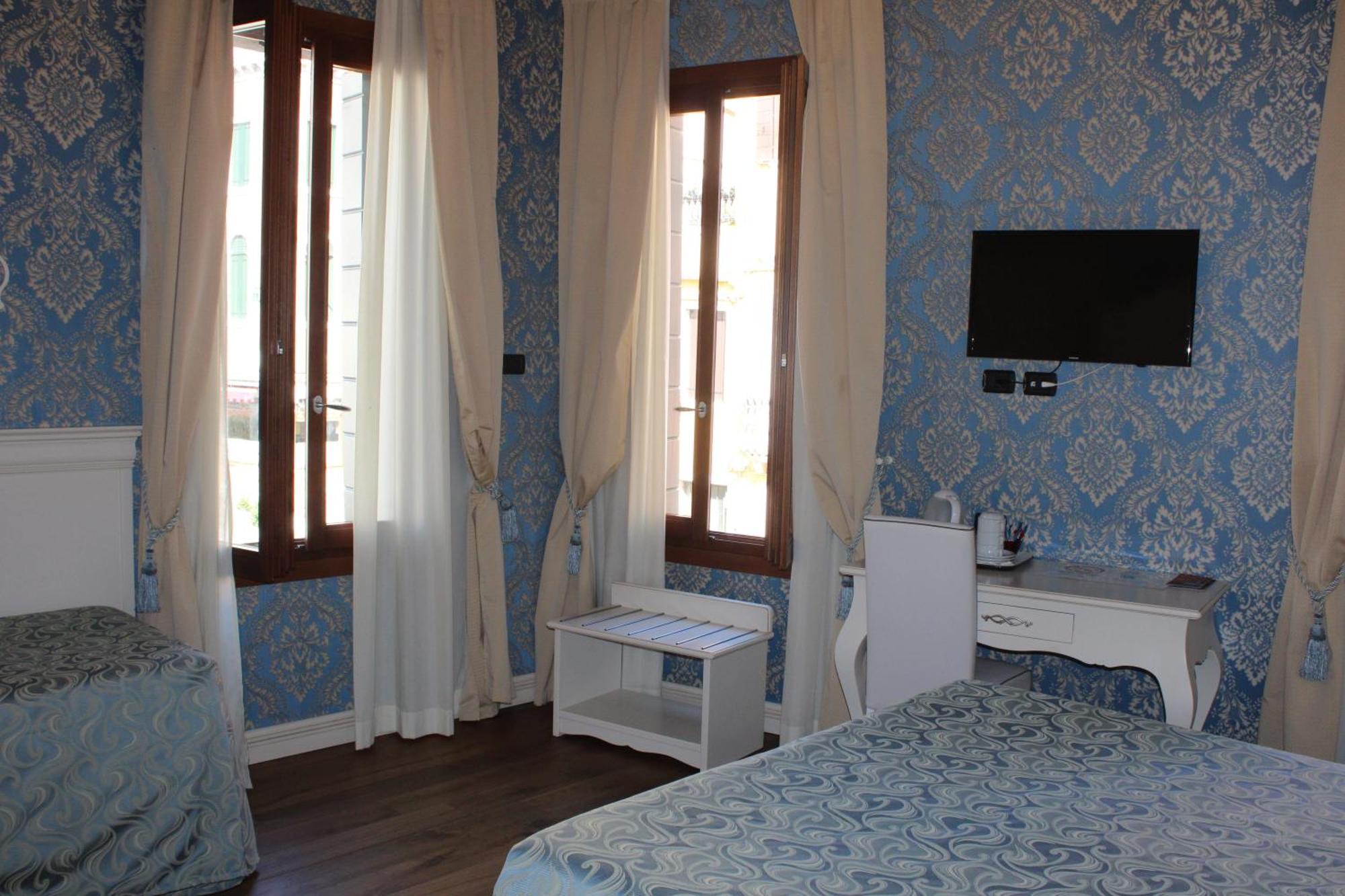 Charming Palace Santa Fosca Guest house