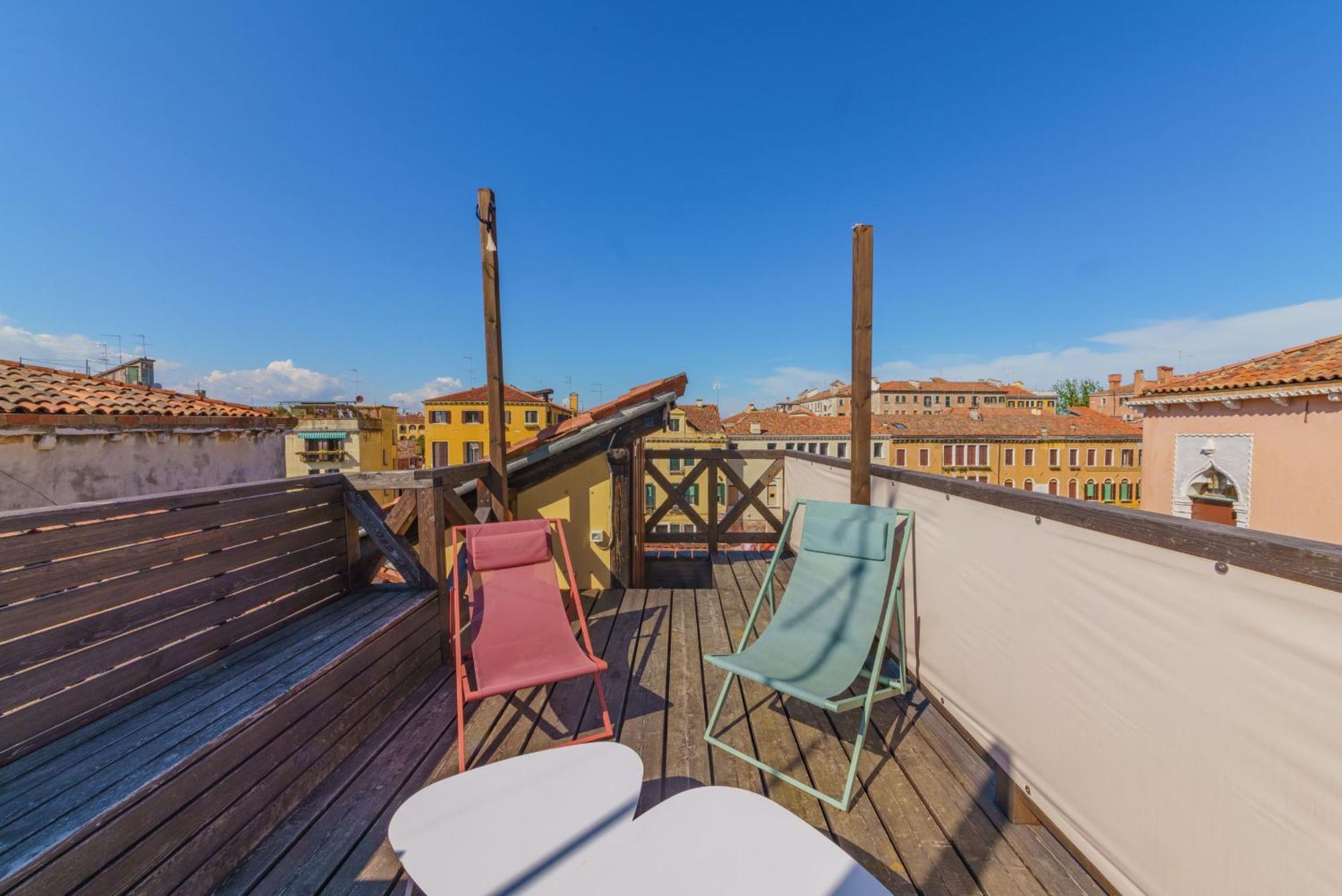 Casa Virginia Direct At The Canal Cannaregio With Own Roof Terrace Appartamento