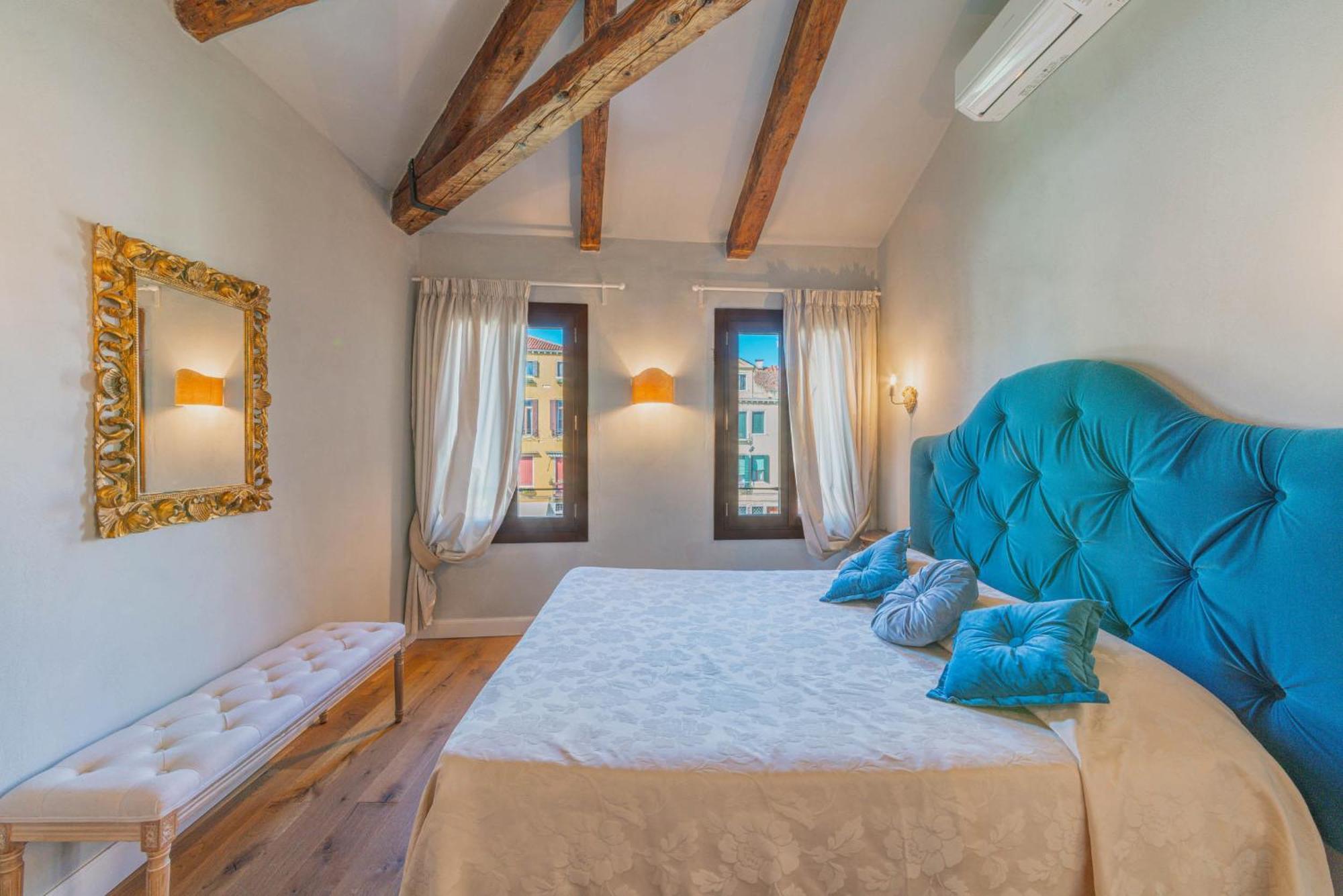 Casa Virginia Direct At The Canal Cannaregio With Own Roof Terrace Apartment Venice