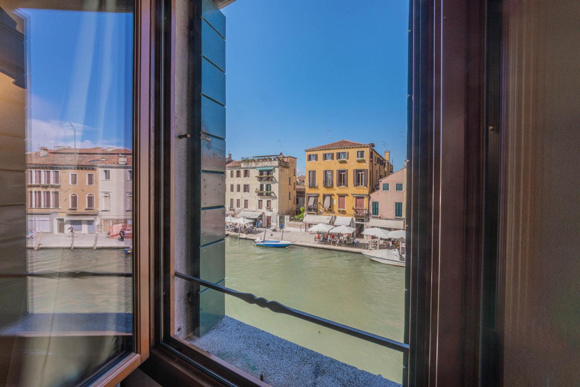 Casa Virginia Direct At The Canal Cannaregio With Own Roof Terrace Appartamento