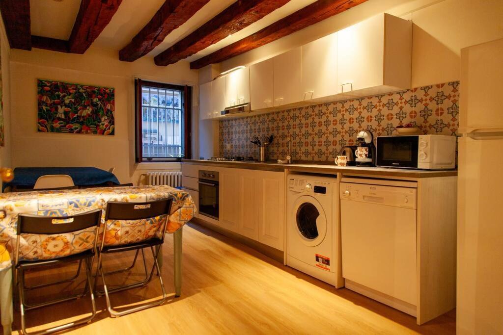 Ponte Di Rialto E Canal Grande-palazzo Benzon Apartment *