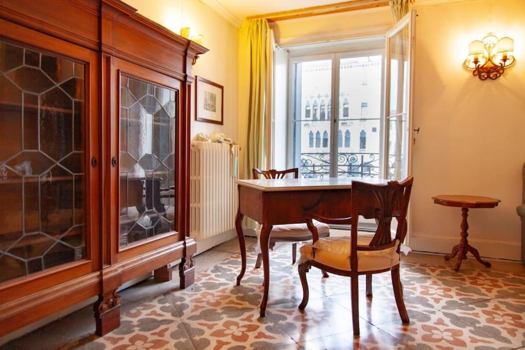 Apartment Ponte Di Rialto E Canal Grande-palazzo Benzon Venice