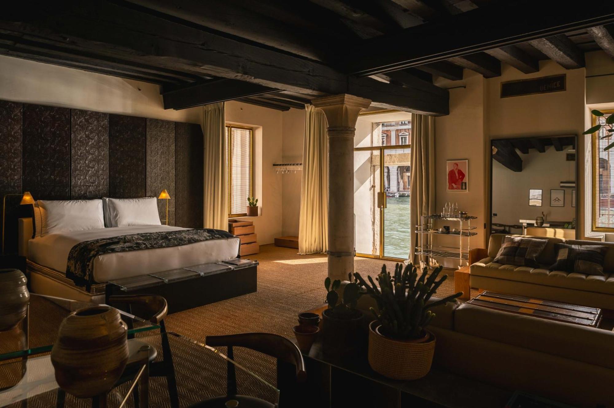 Hotel The