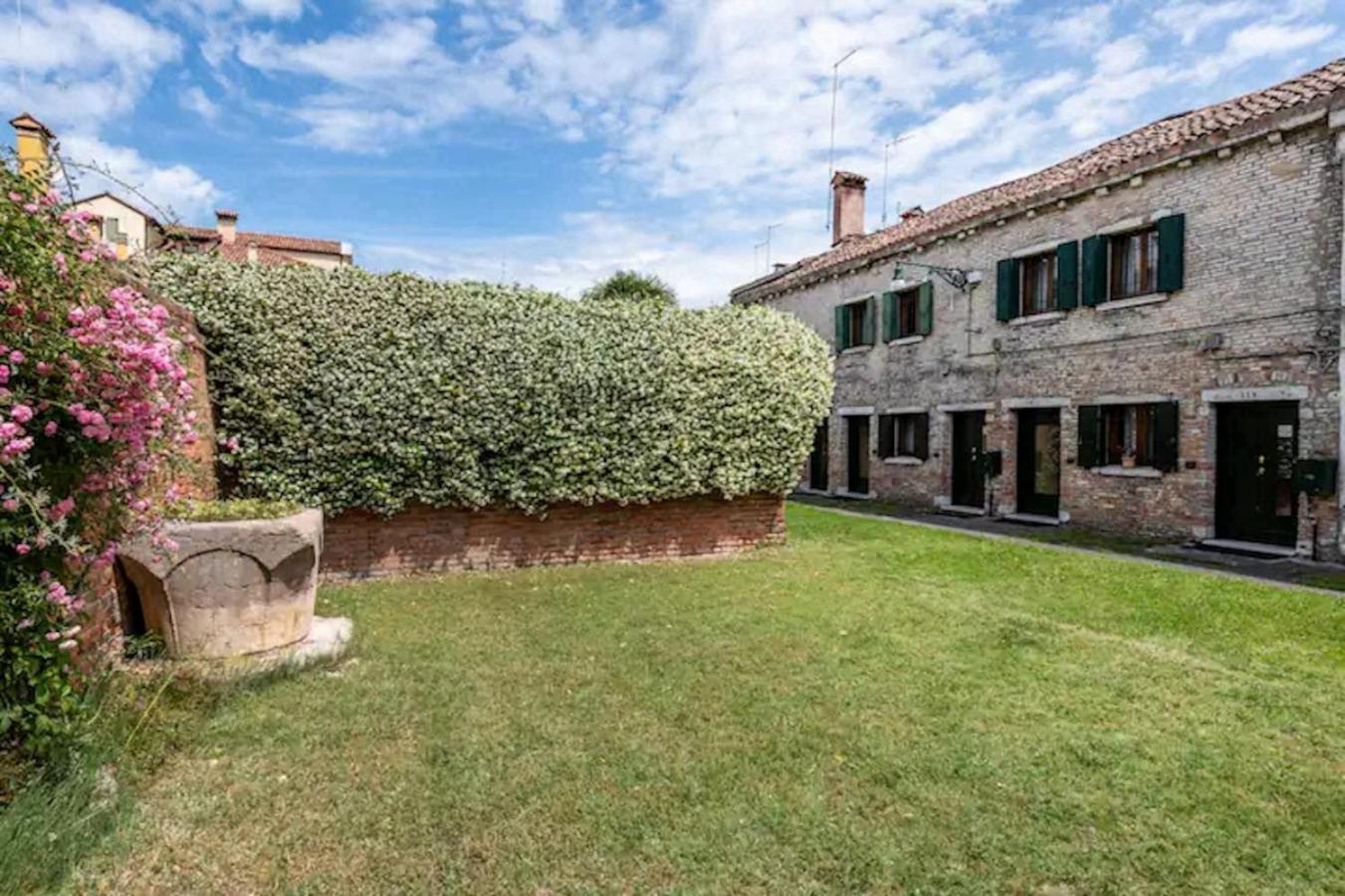 Garden Apartment *