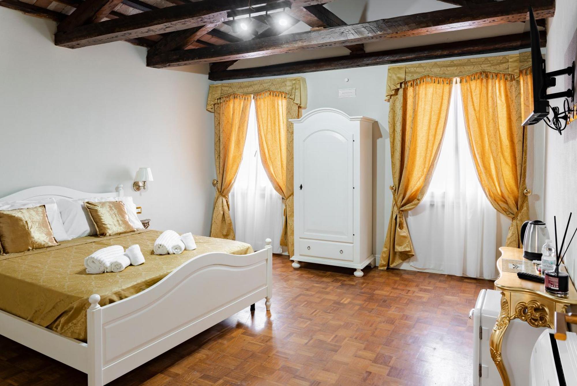 Palazzo Titti Rialto * Venice
