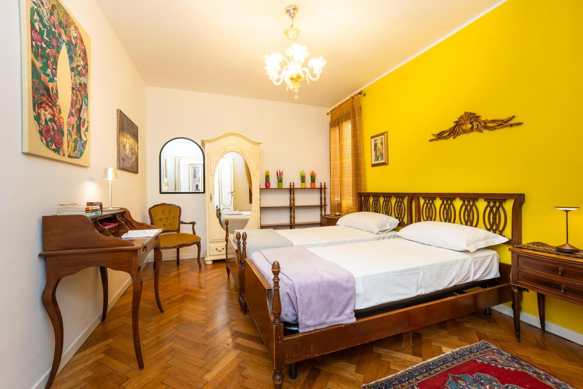 By Rialto Apartment *