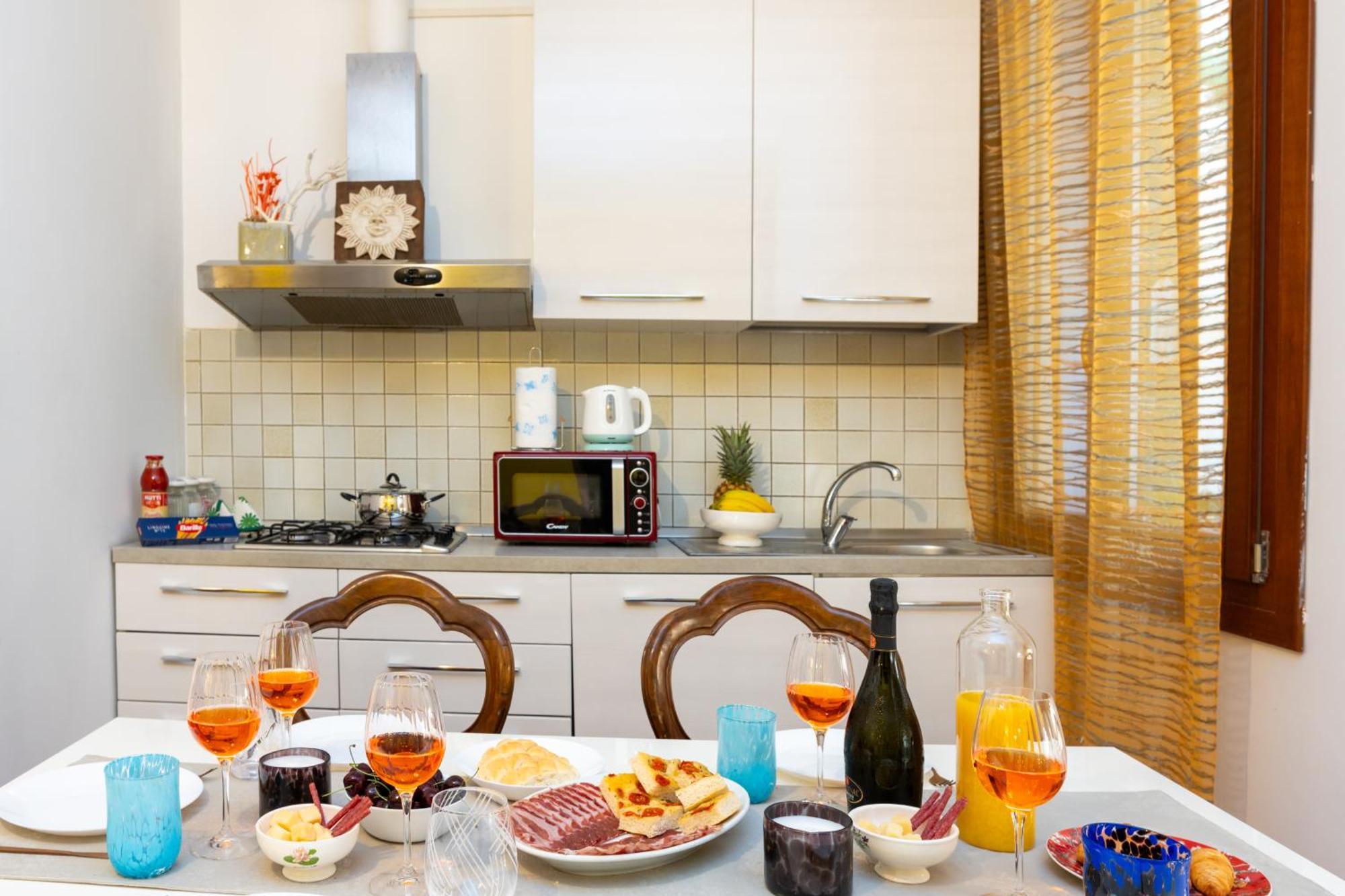 By Rialto Apartment *