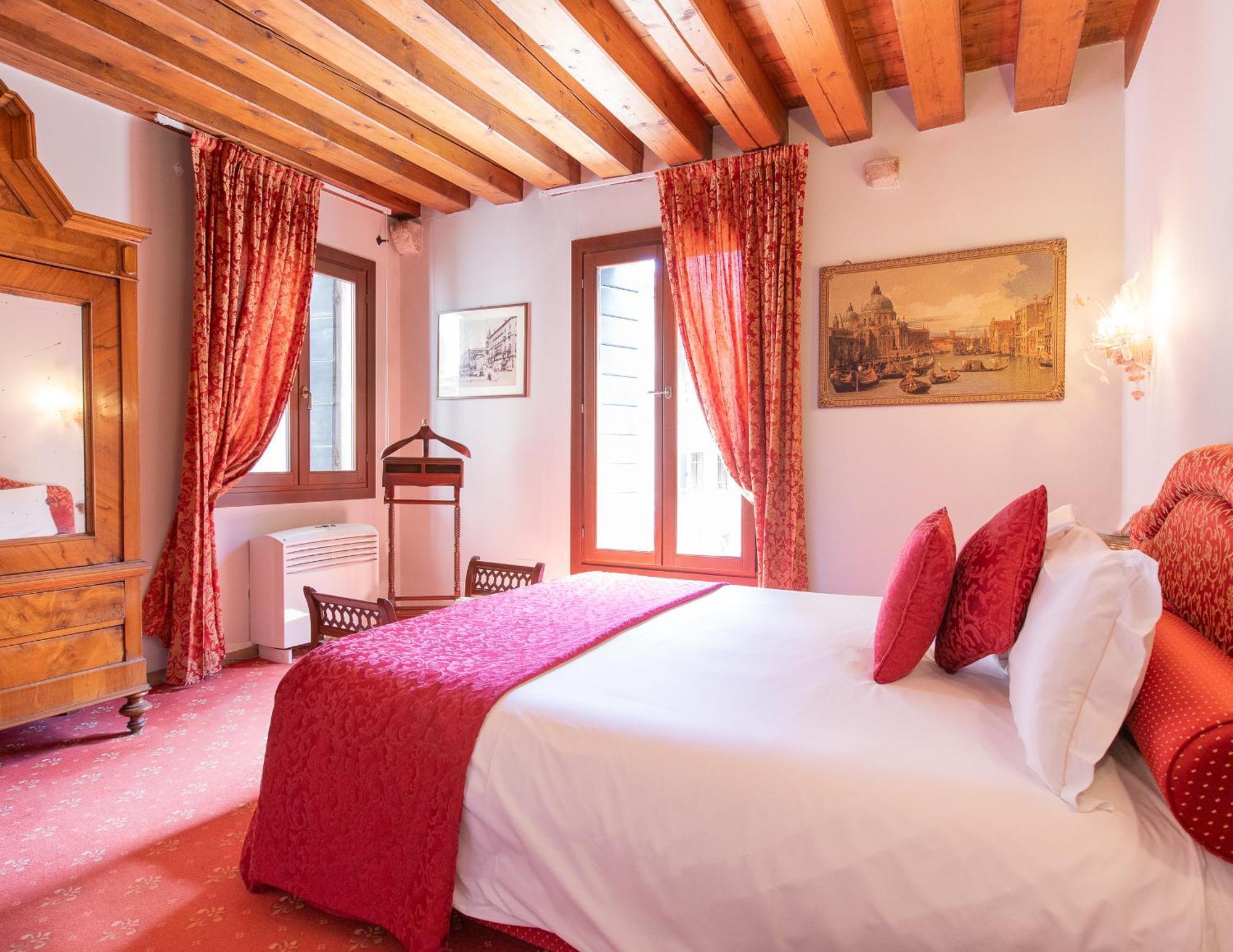Guest house Palazzetto Pisani Grand Canal
