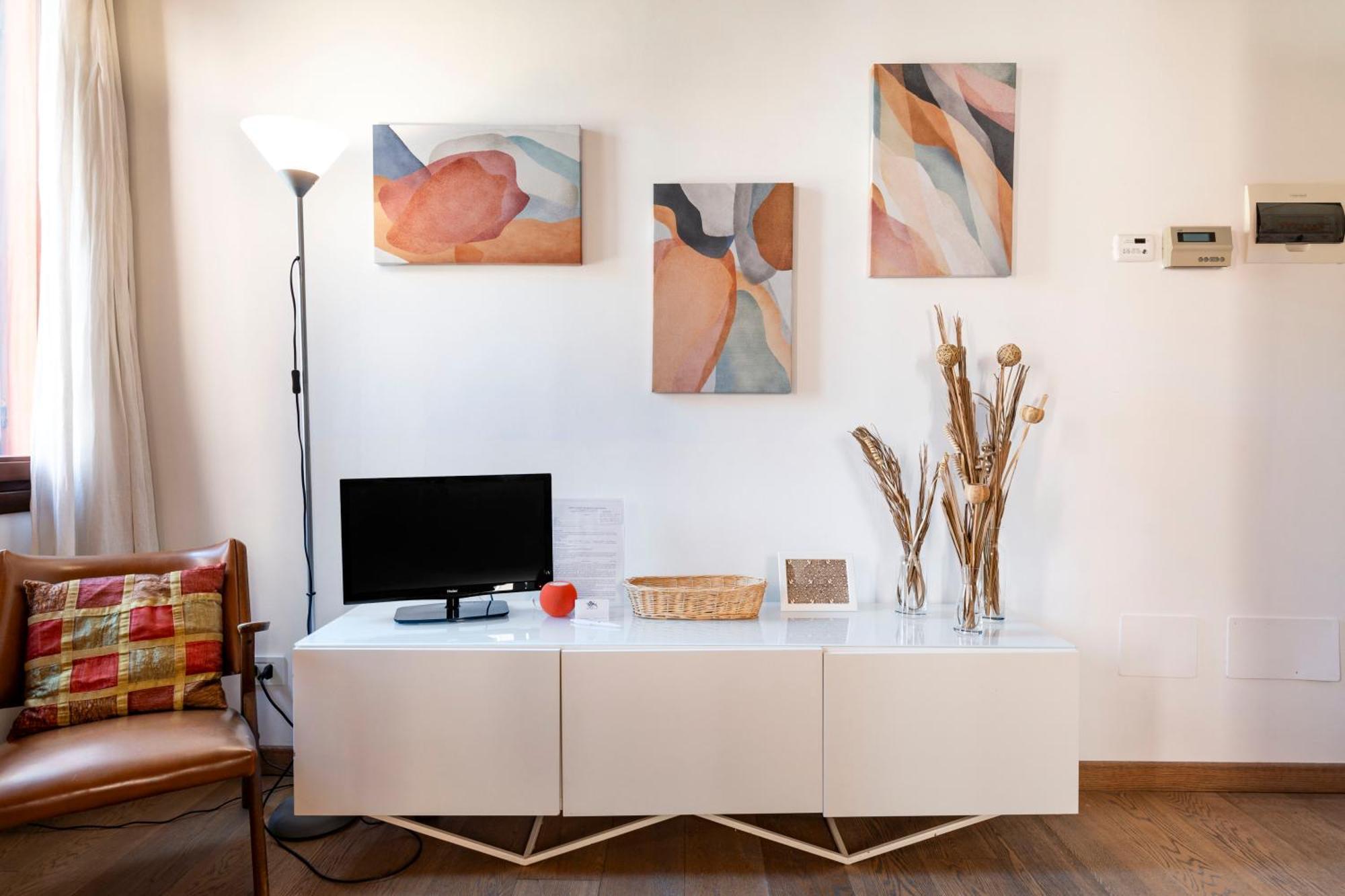 Contemporary In Ff * Veneza