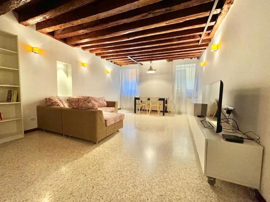 Dimora Spezier 4791 Apartment
