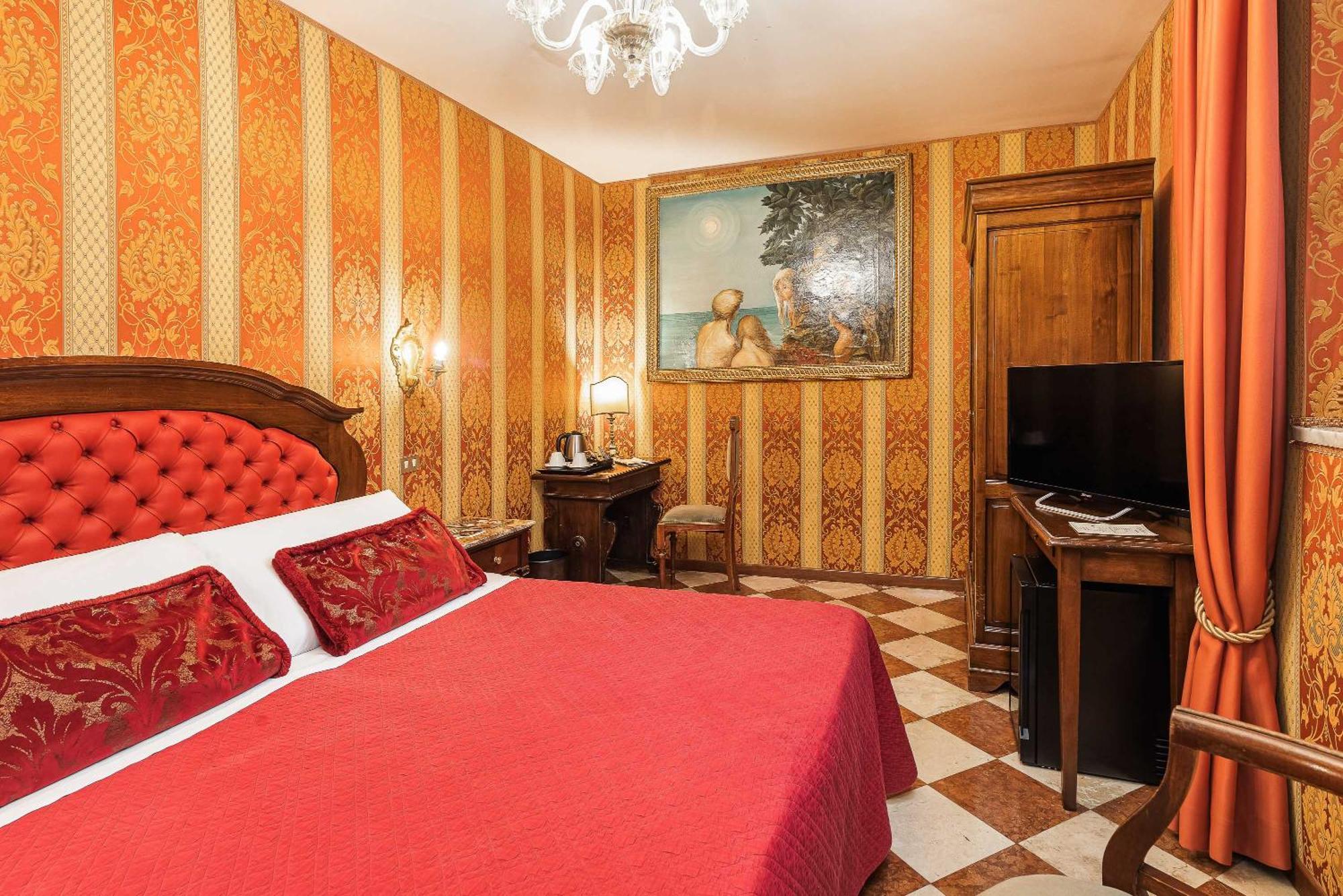 Marconi Hotel 3*