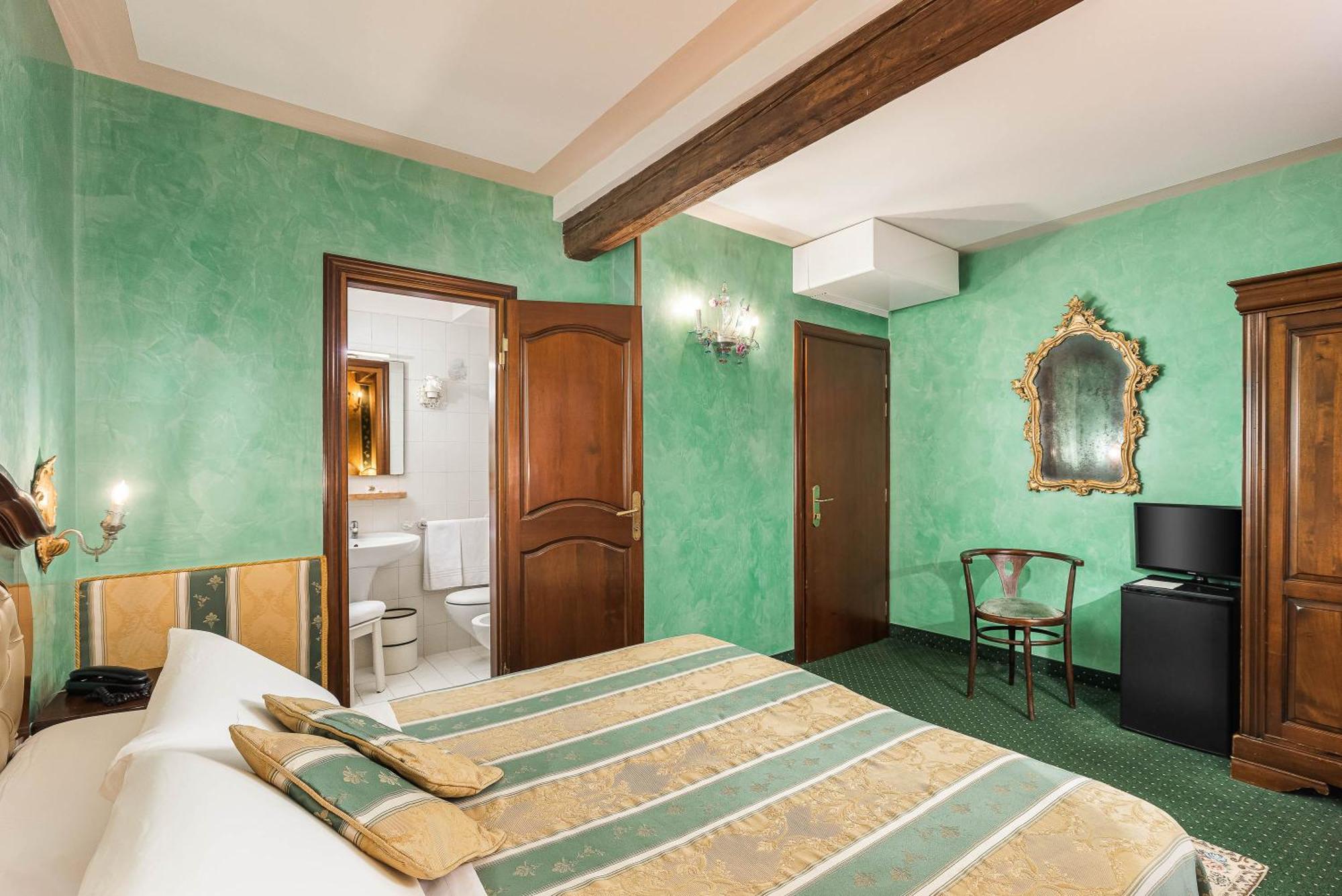 Marconi Hotel 3*