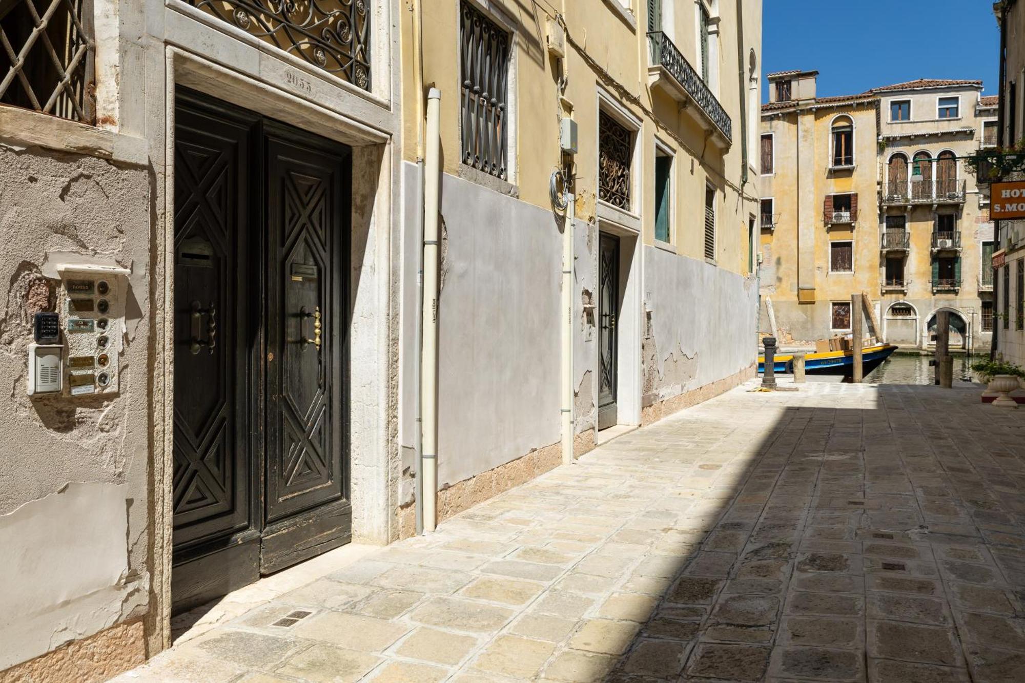 San Marco Canal View By Bricola Apartment Venice