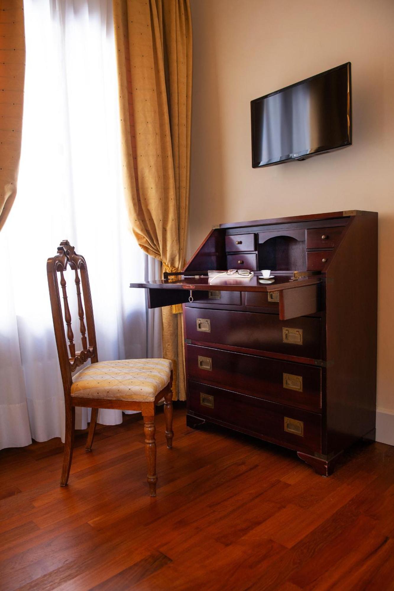 Hotel Agli Alboretti 3*