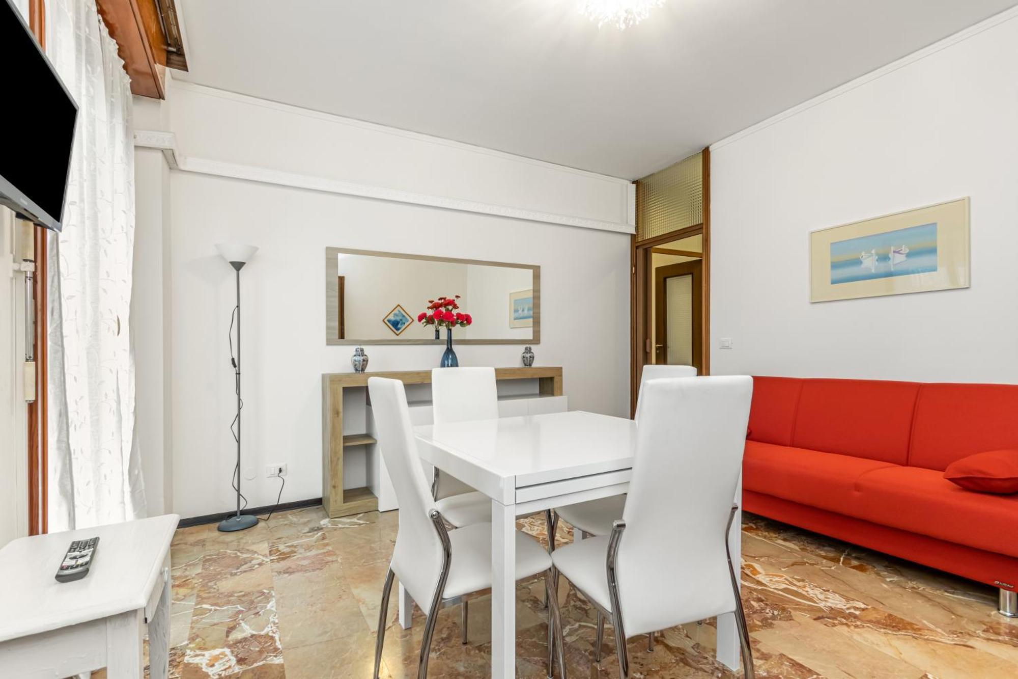 Apartamento In Mestre With Parking! Veneza