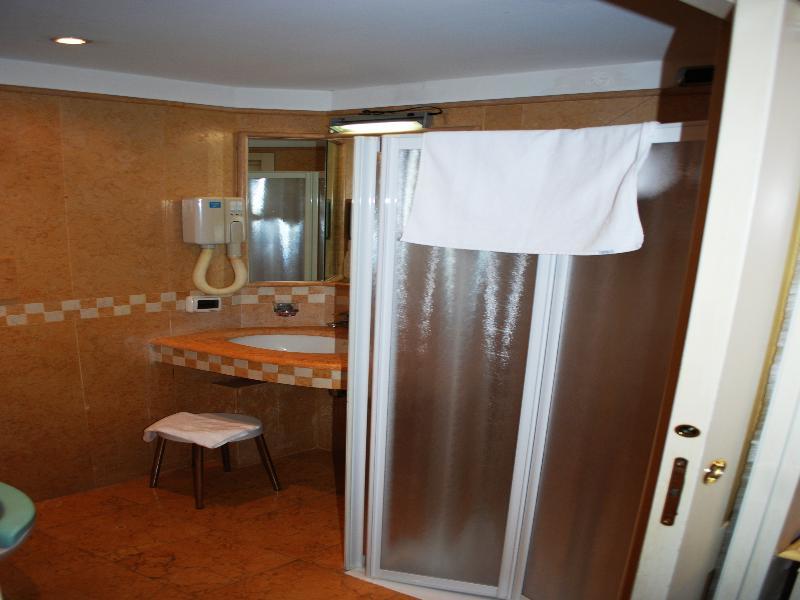 Vecellio 3*
