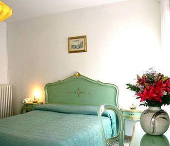 Alex Hotel