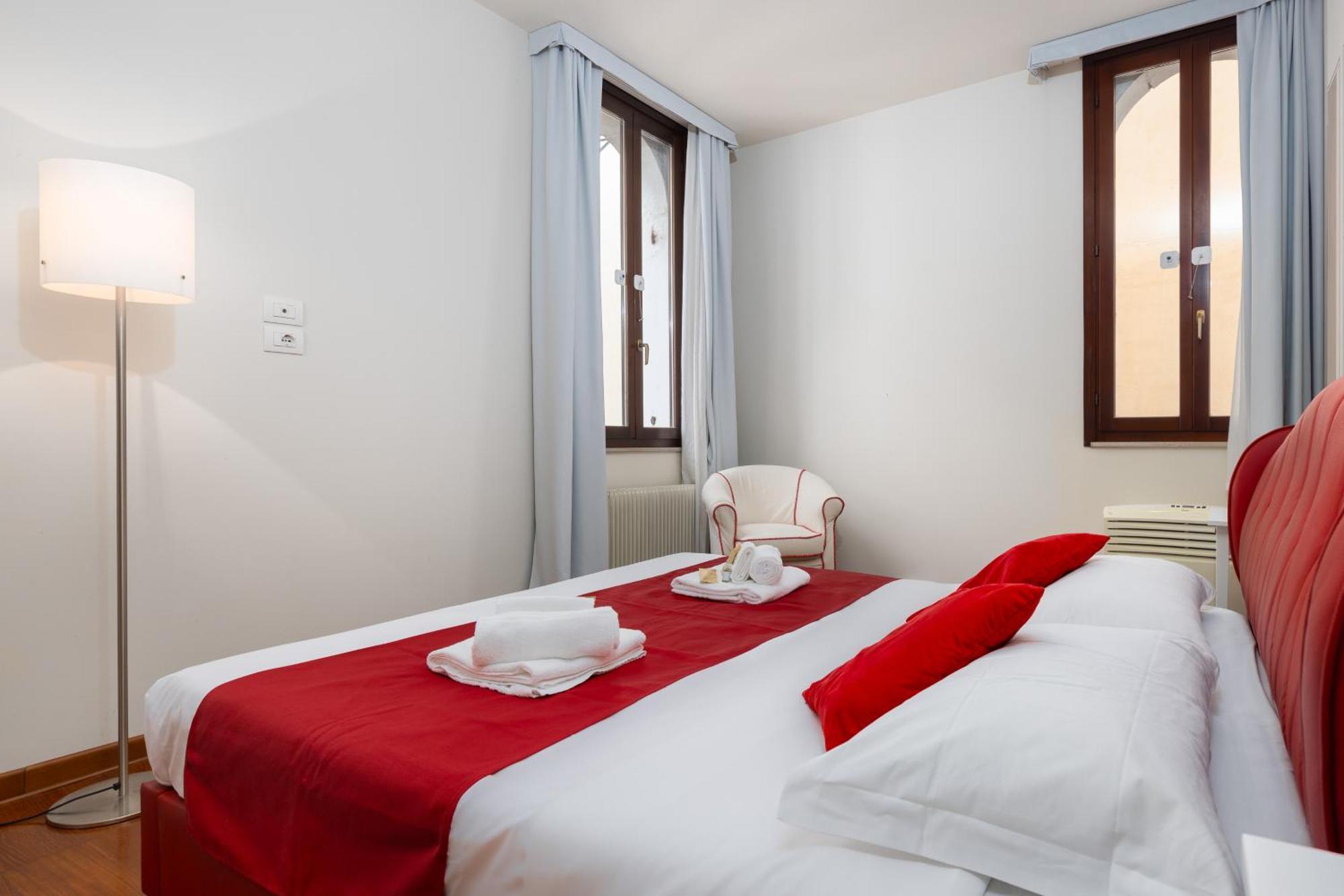 A 10 Passi Da San Marco Apartment *
