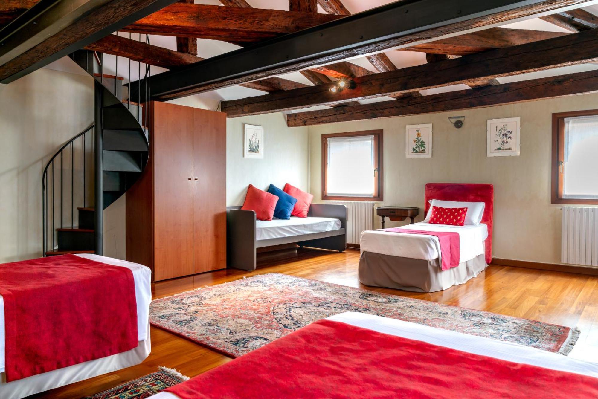 Palazzo San Luca 3*