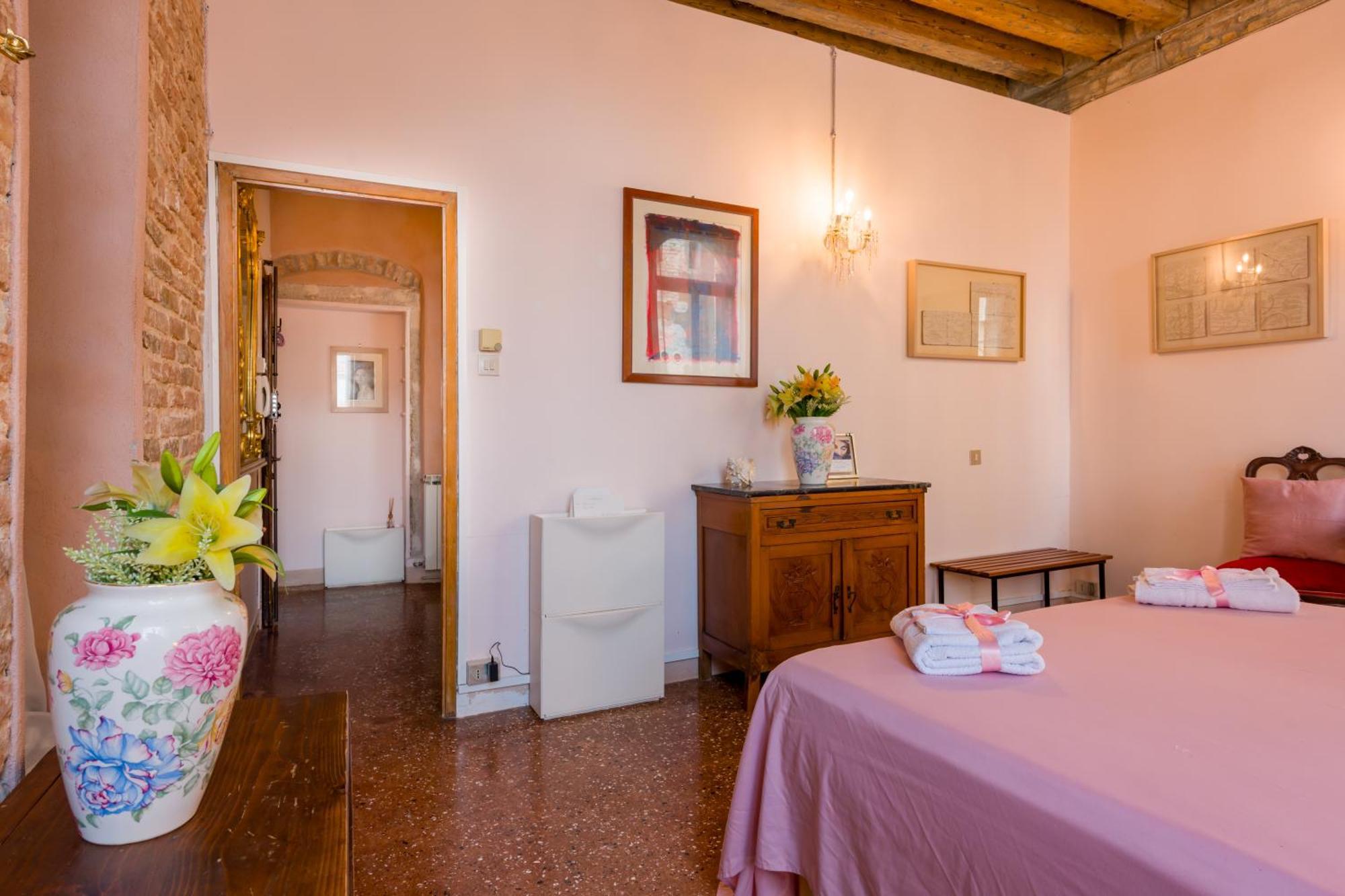 San Polo Apartment *