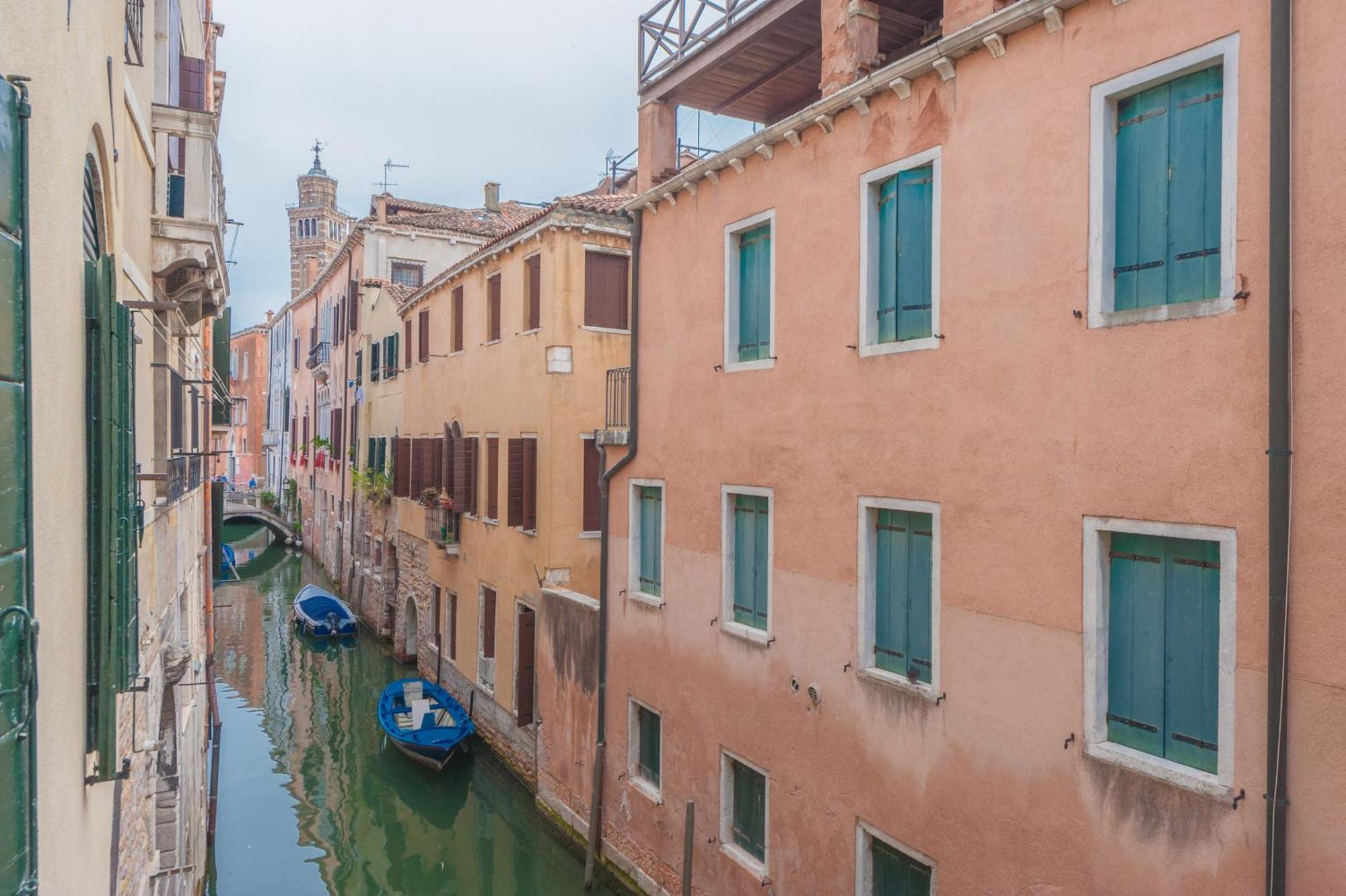 Sant'angelo Canal View Apartment Venice