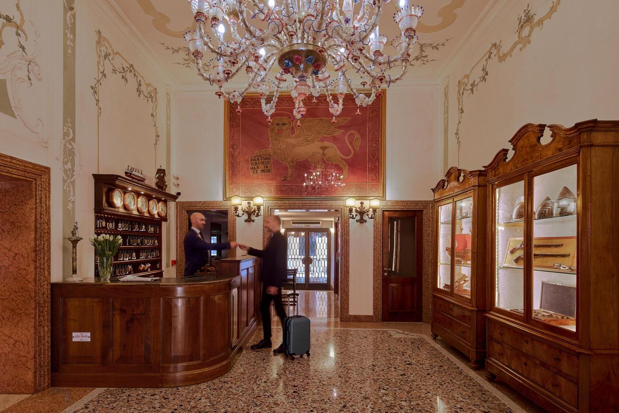 Unahotels Ala Venezia-adults 16