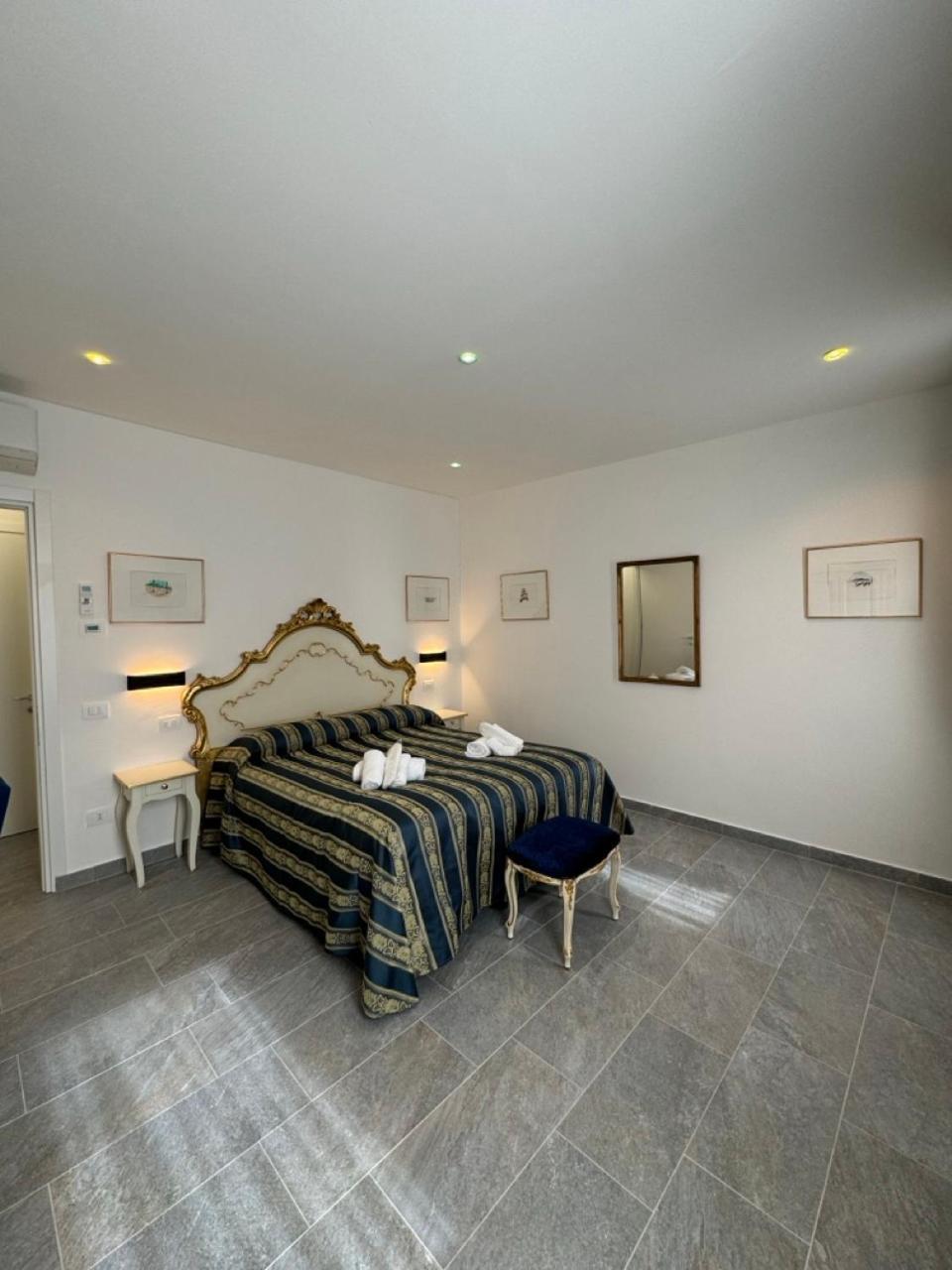 Ca'paradiso Guest house