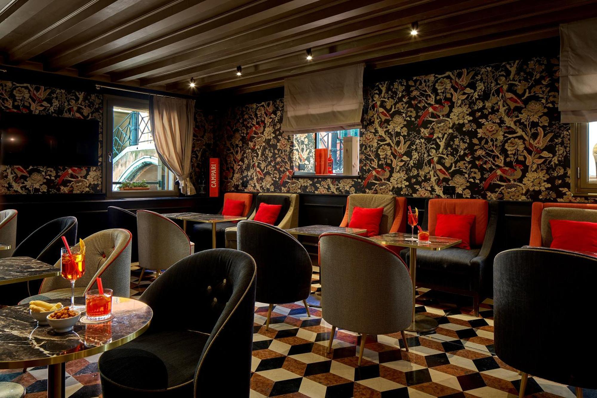 Hotel Unahotels Ala Venezia-adults 16