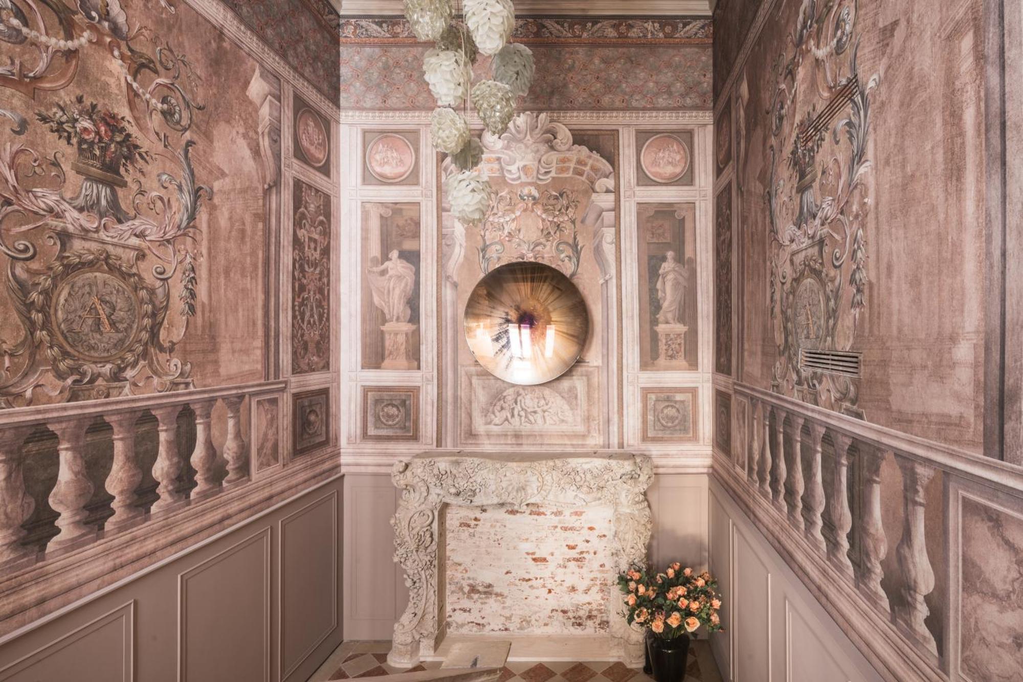 Noble Floor Art R&r Apartment Venice