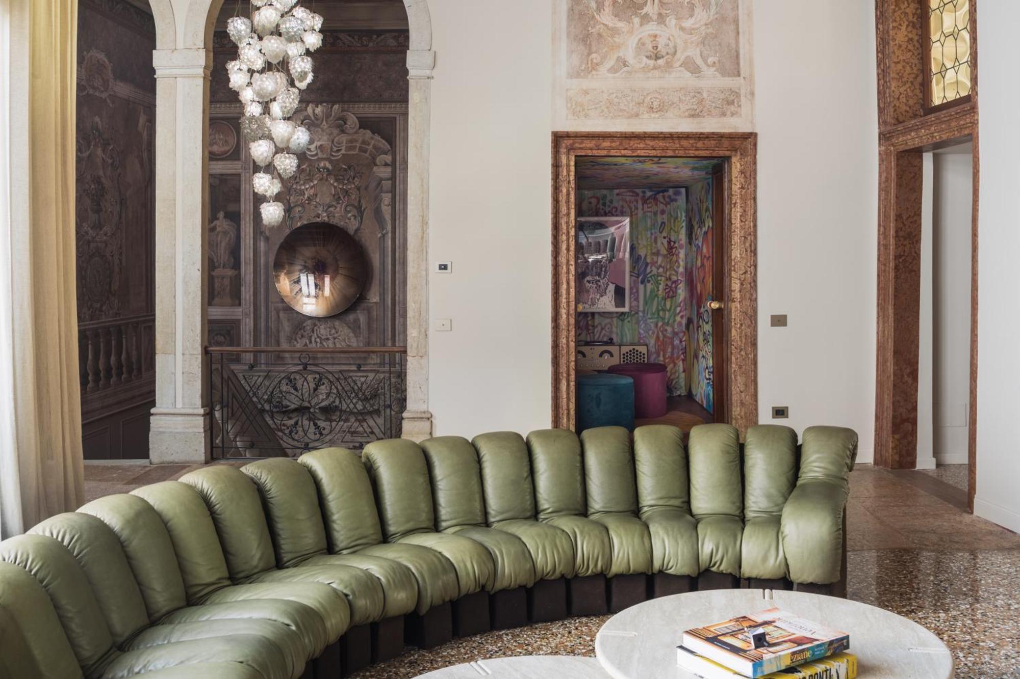 Apartment Noble Floor Art R&r Venice
