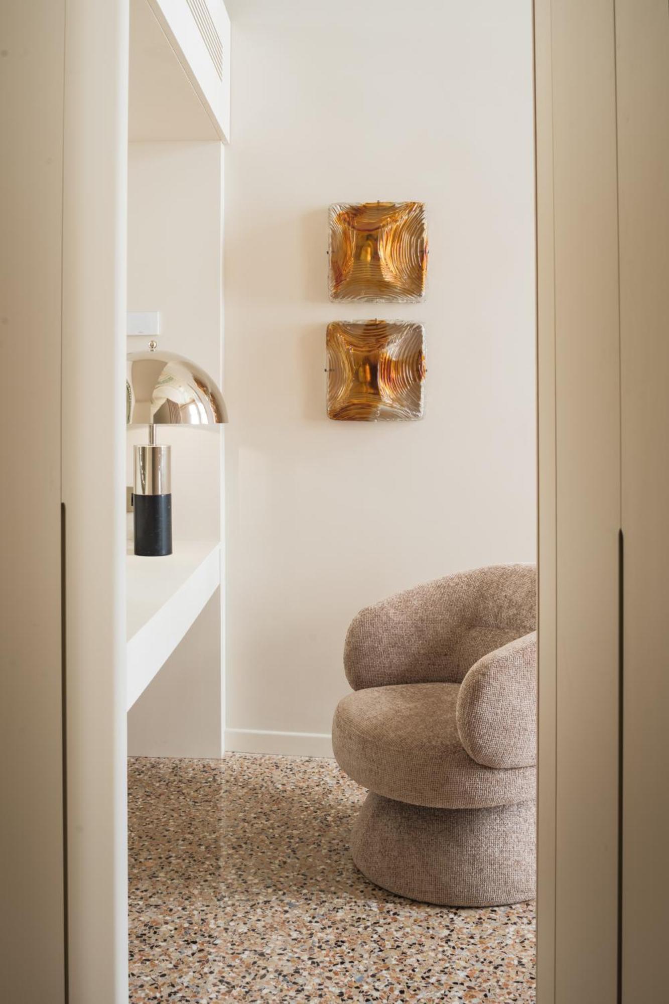 Noble Floor Art R&r Apartment *