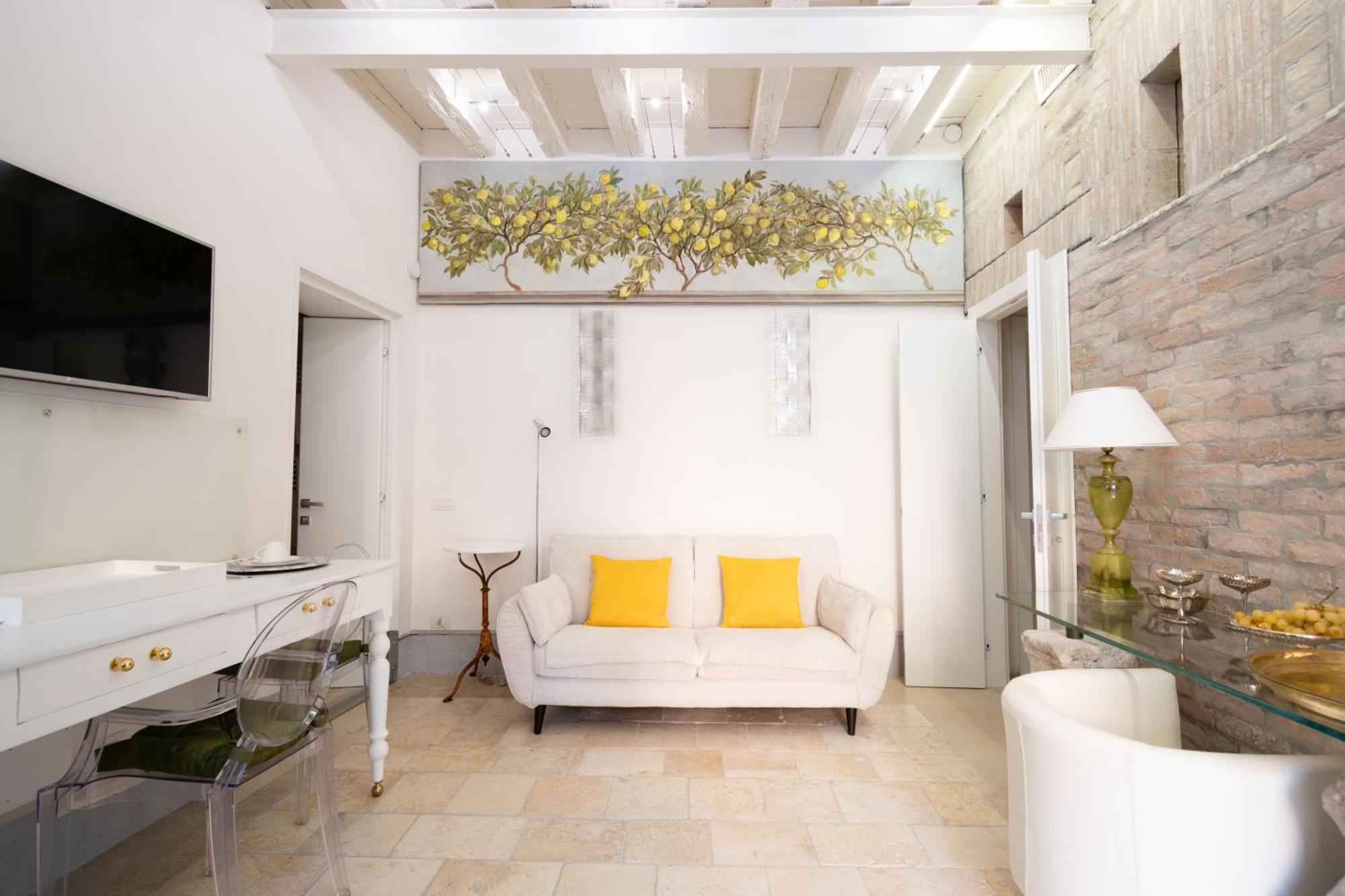 Lemon House *