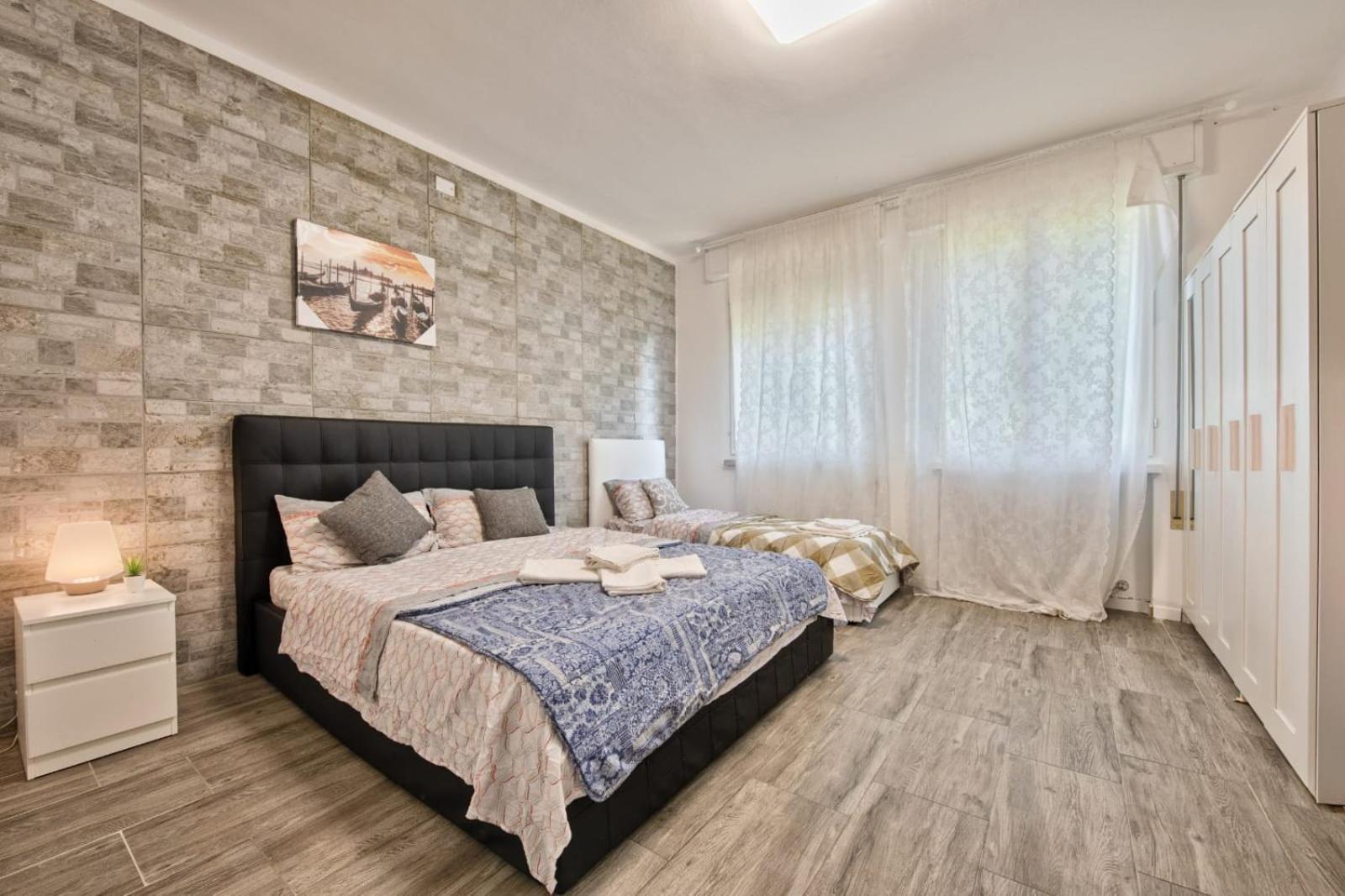 M & M Cozy Venice