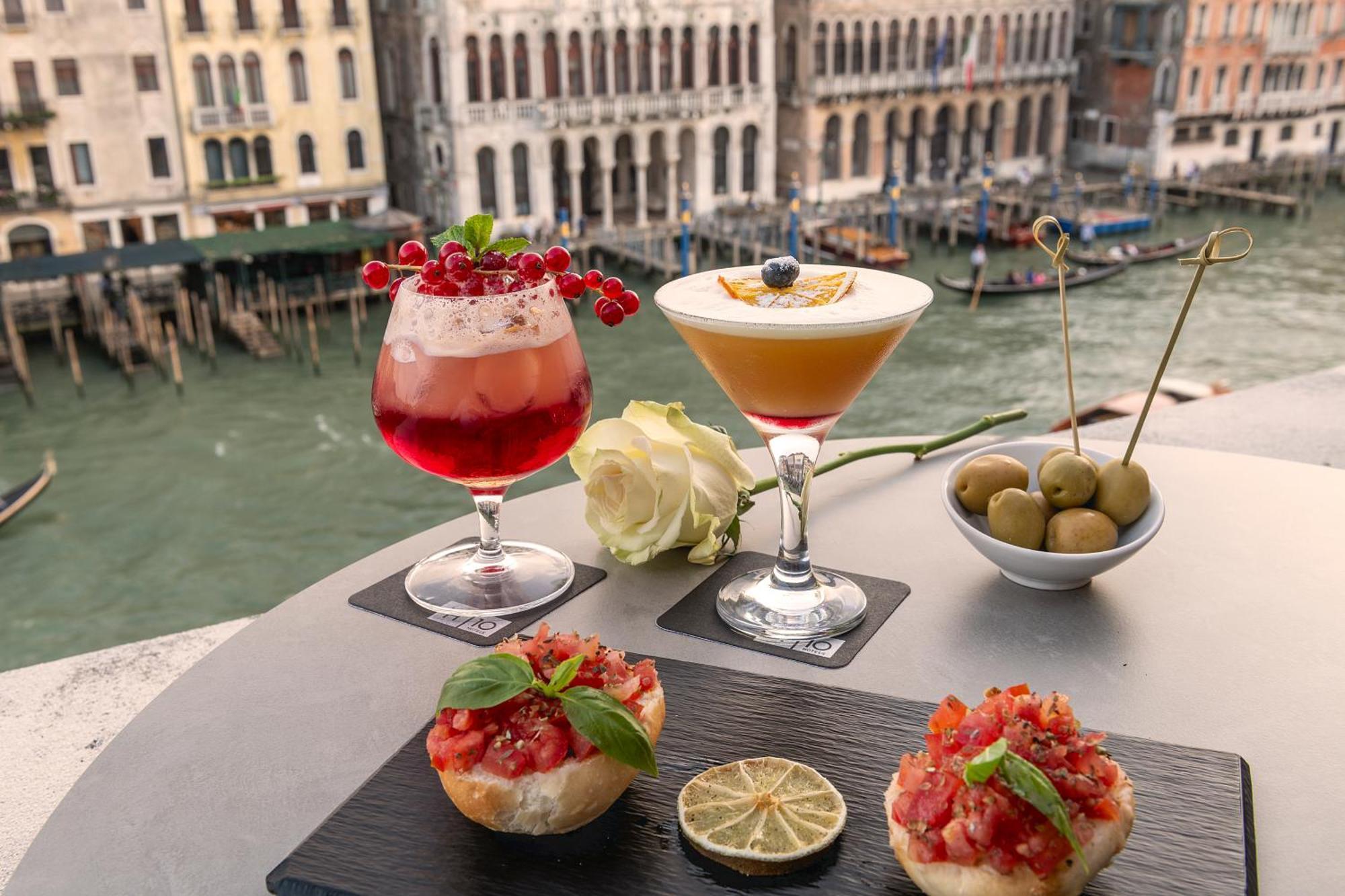 H10 Palazzo Canova Hotel 4*