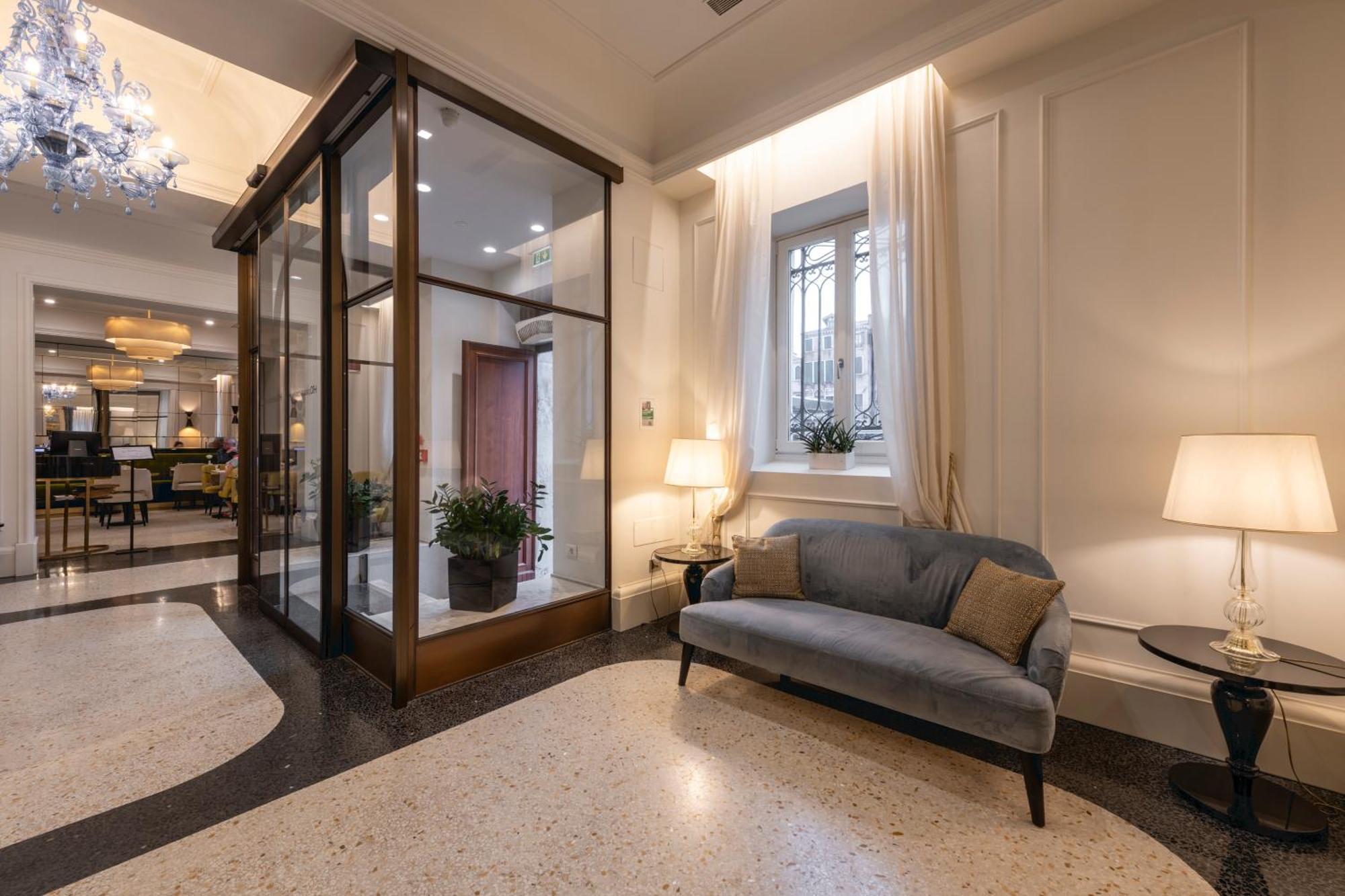 H10 Palazzo Canova 4* Venezia